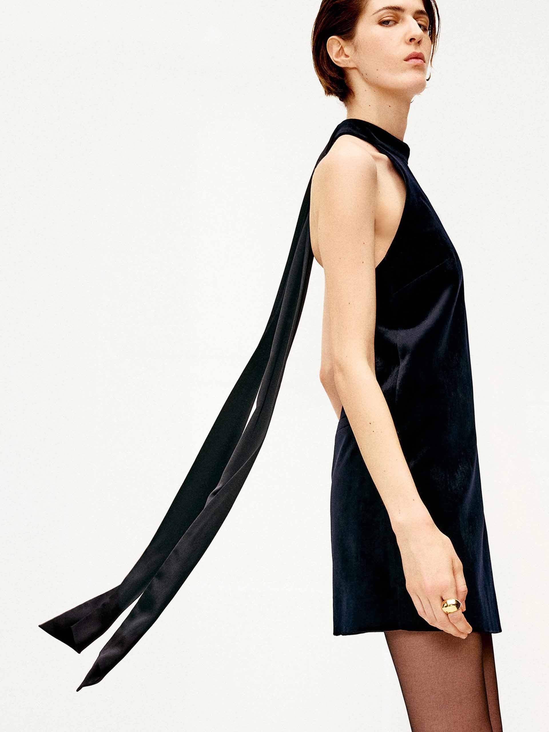 Backless Tie Detail Velvet Dress - Image 3