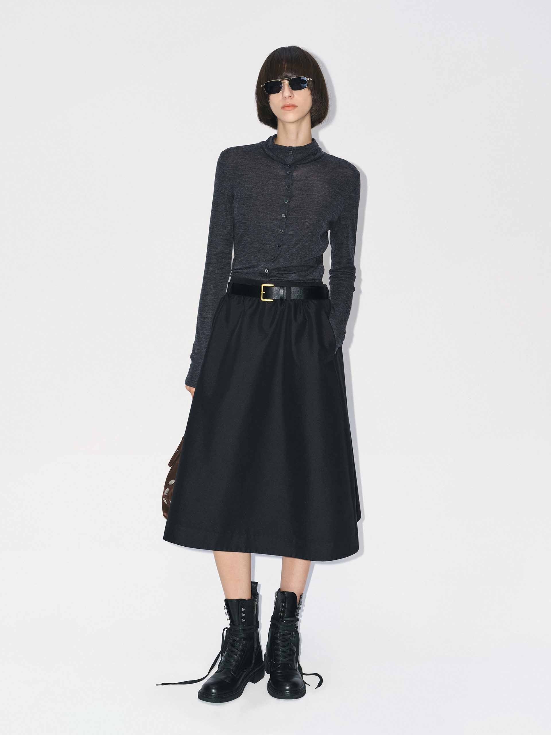 Button Closure Fitted Blouse - Image 9