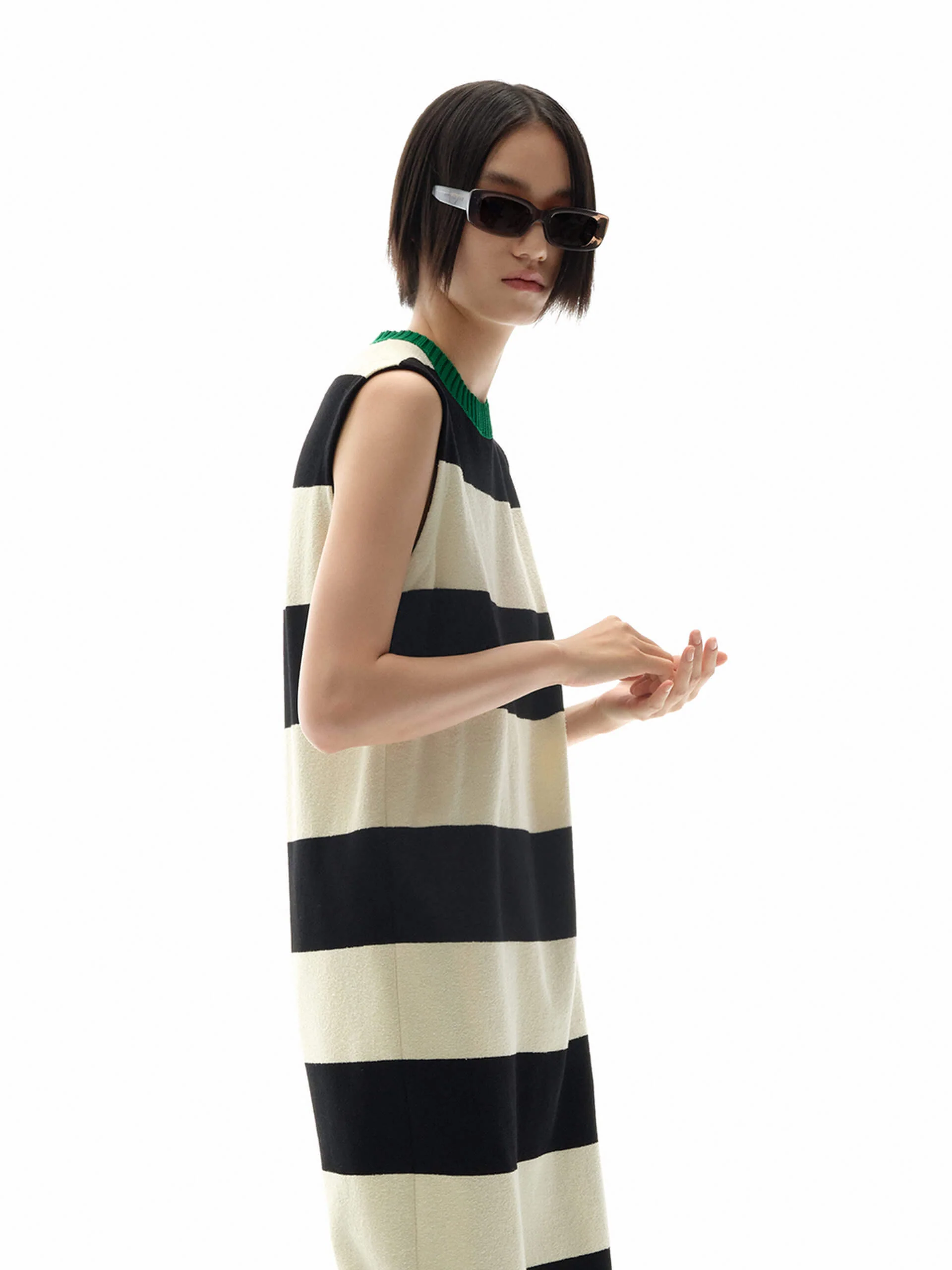 Contrast Collar Sleeveless Dress - Image 13