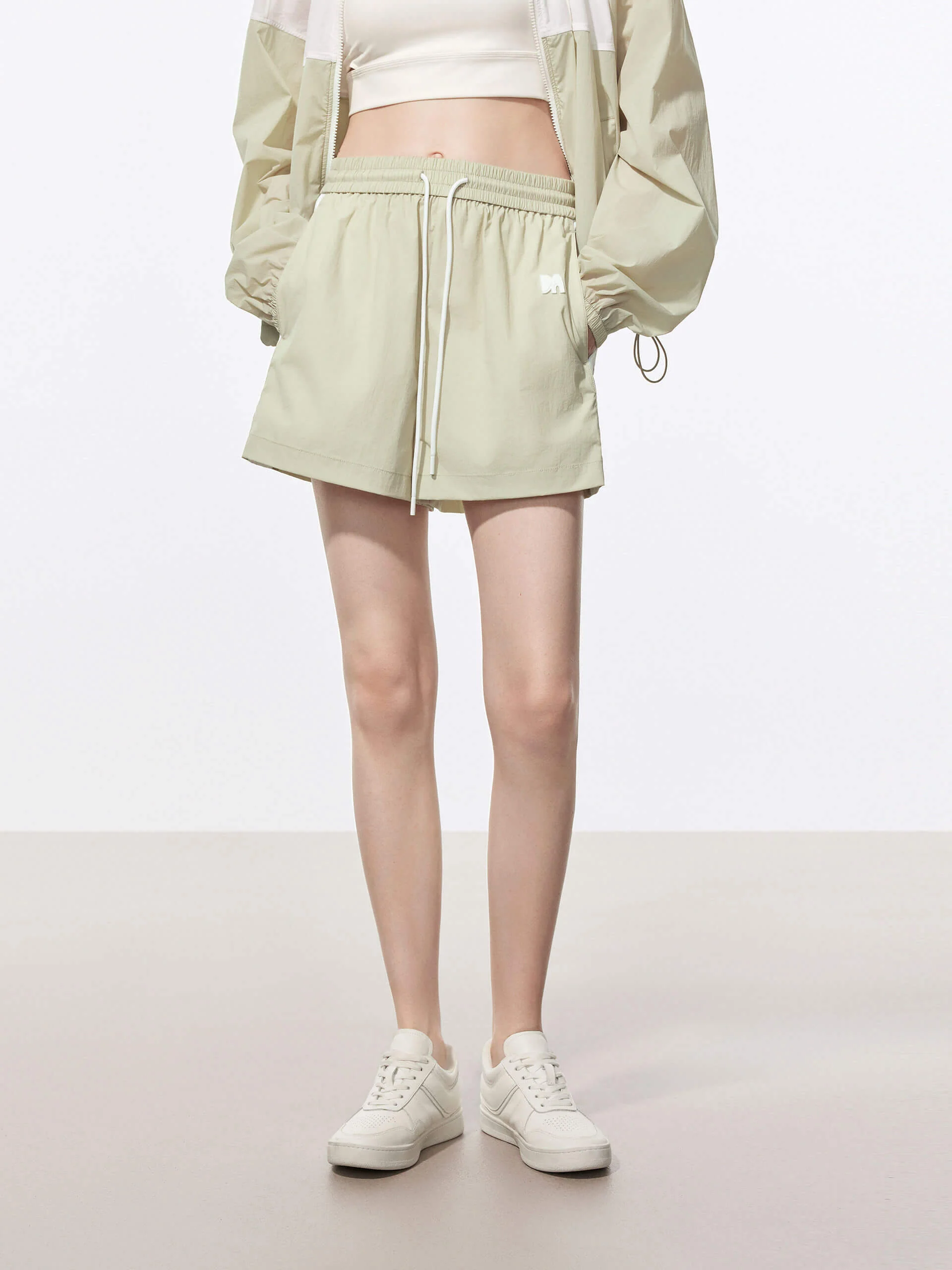 Contrast Detail Drawstring Shorts - Image 9