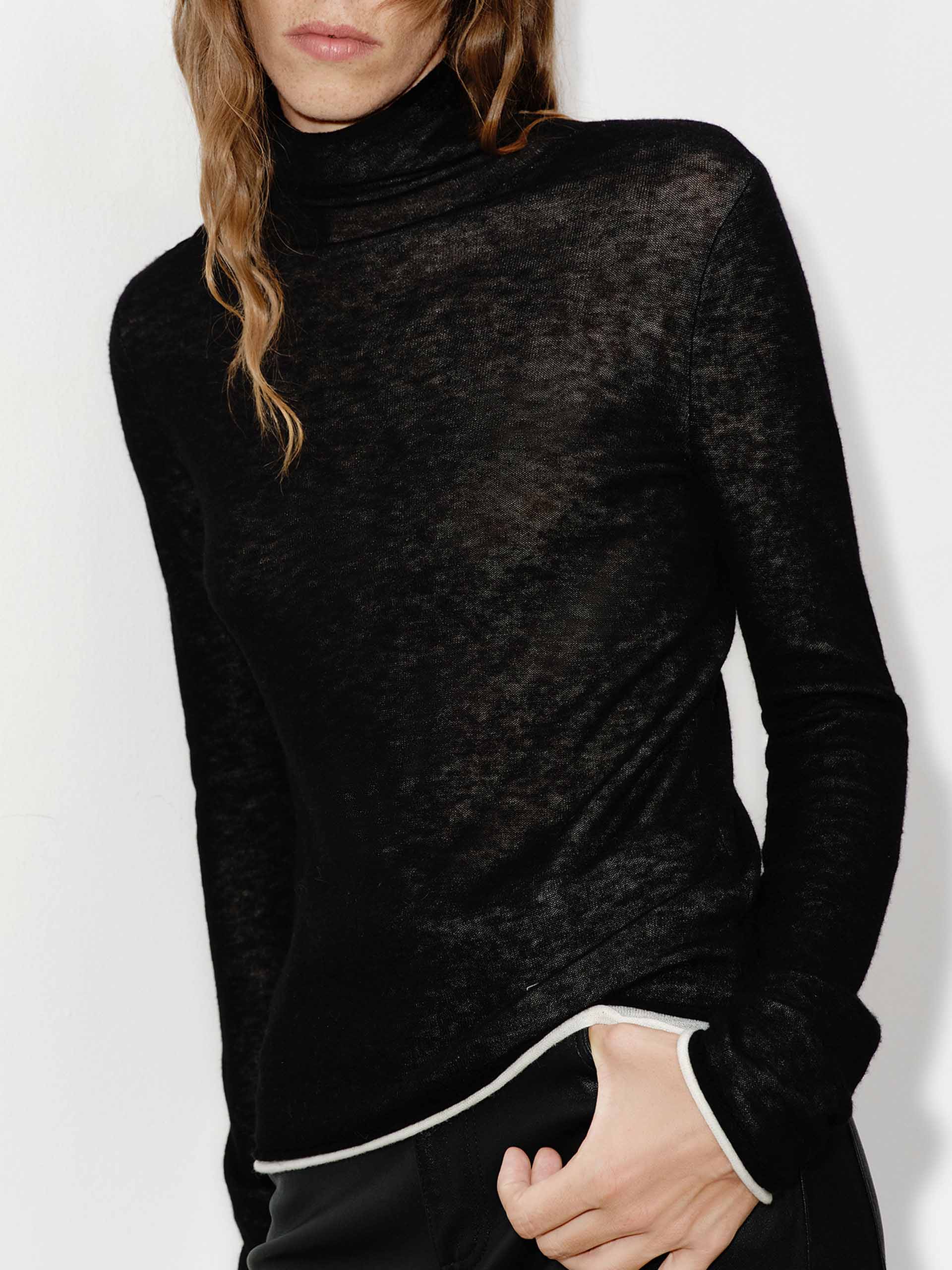 Contrast Detail Turtleneck Top - Image 15