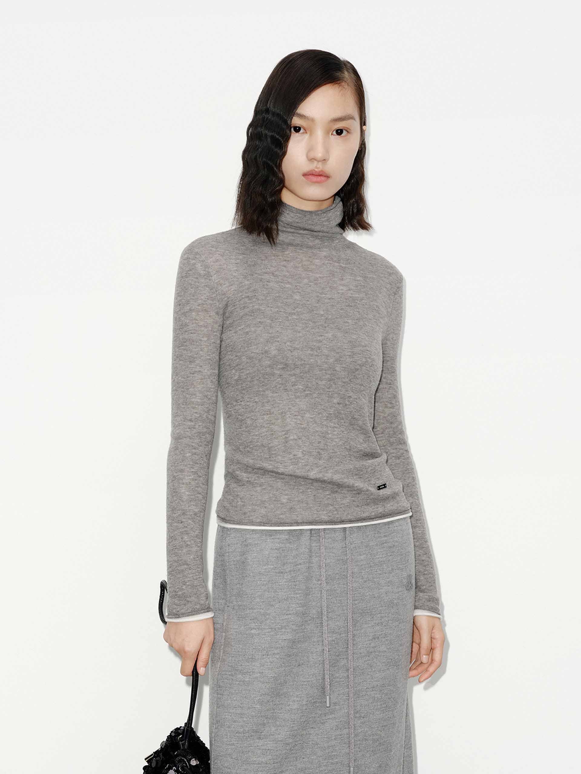 Contrast Detail Turtleneck Top - Image 6