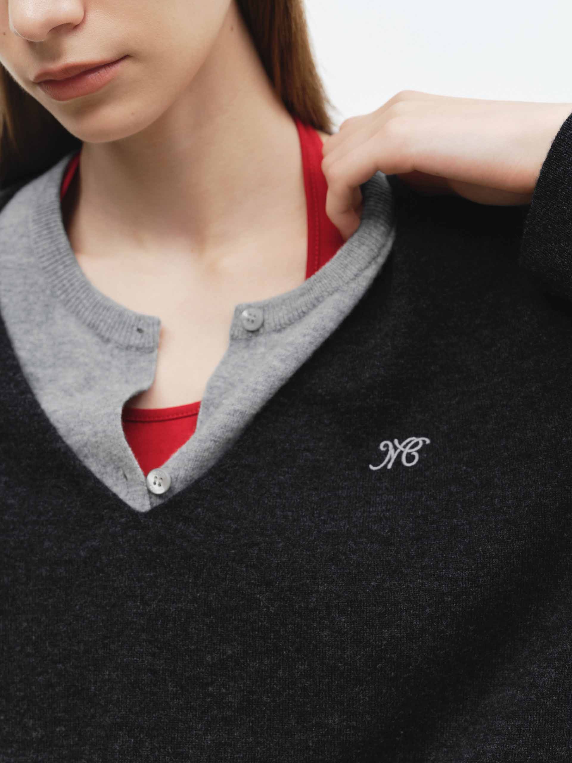 Contrast Layered Cropped Sweater - Image 16