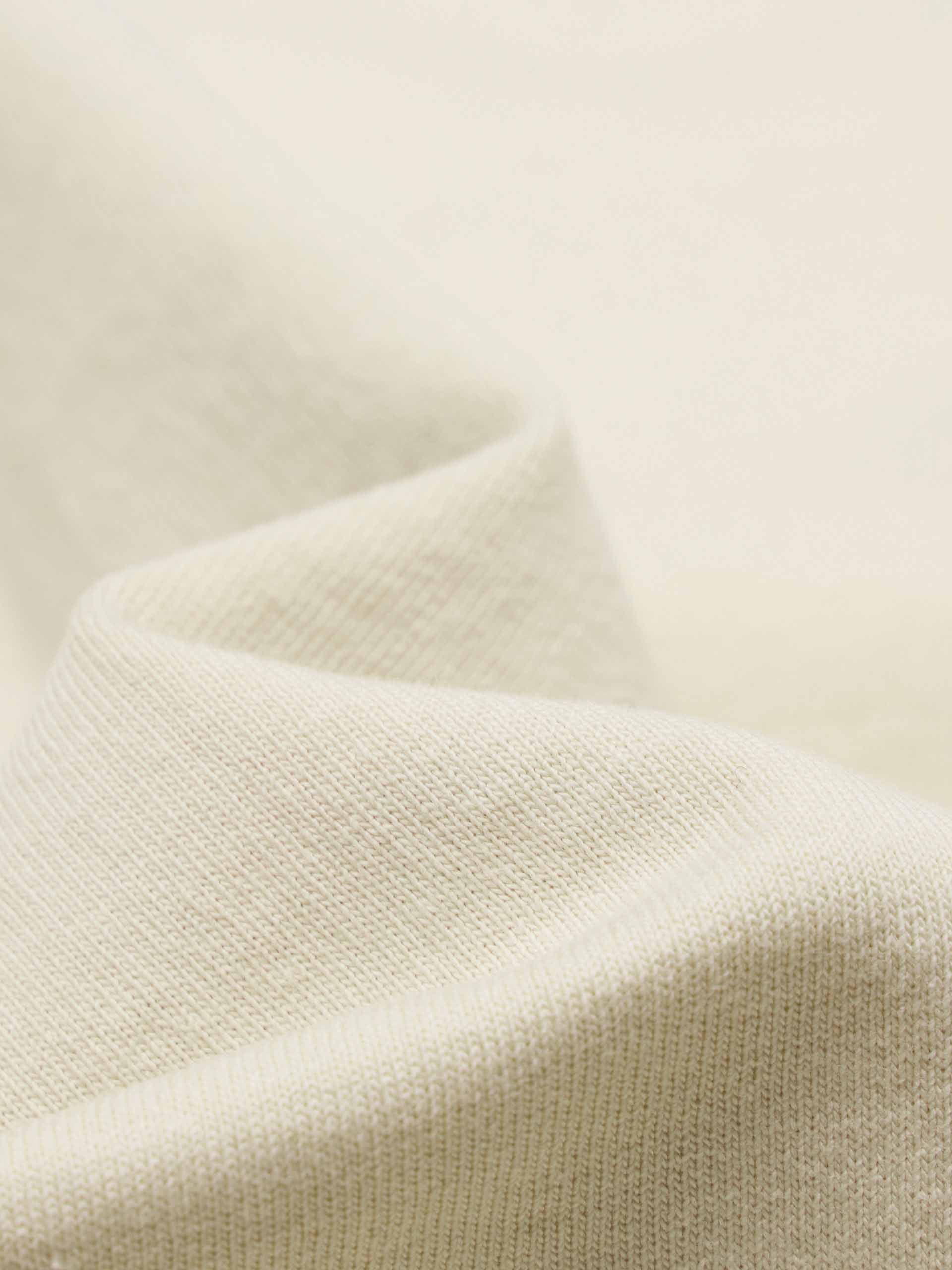 Contrast Neckline Printed T-shirt - Image 4
