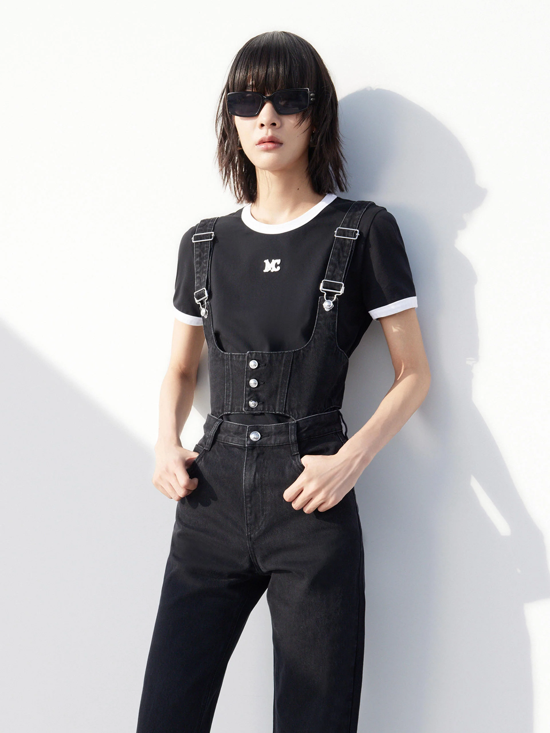 Contrast Round Neck T-shirt - Image 14