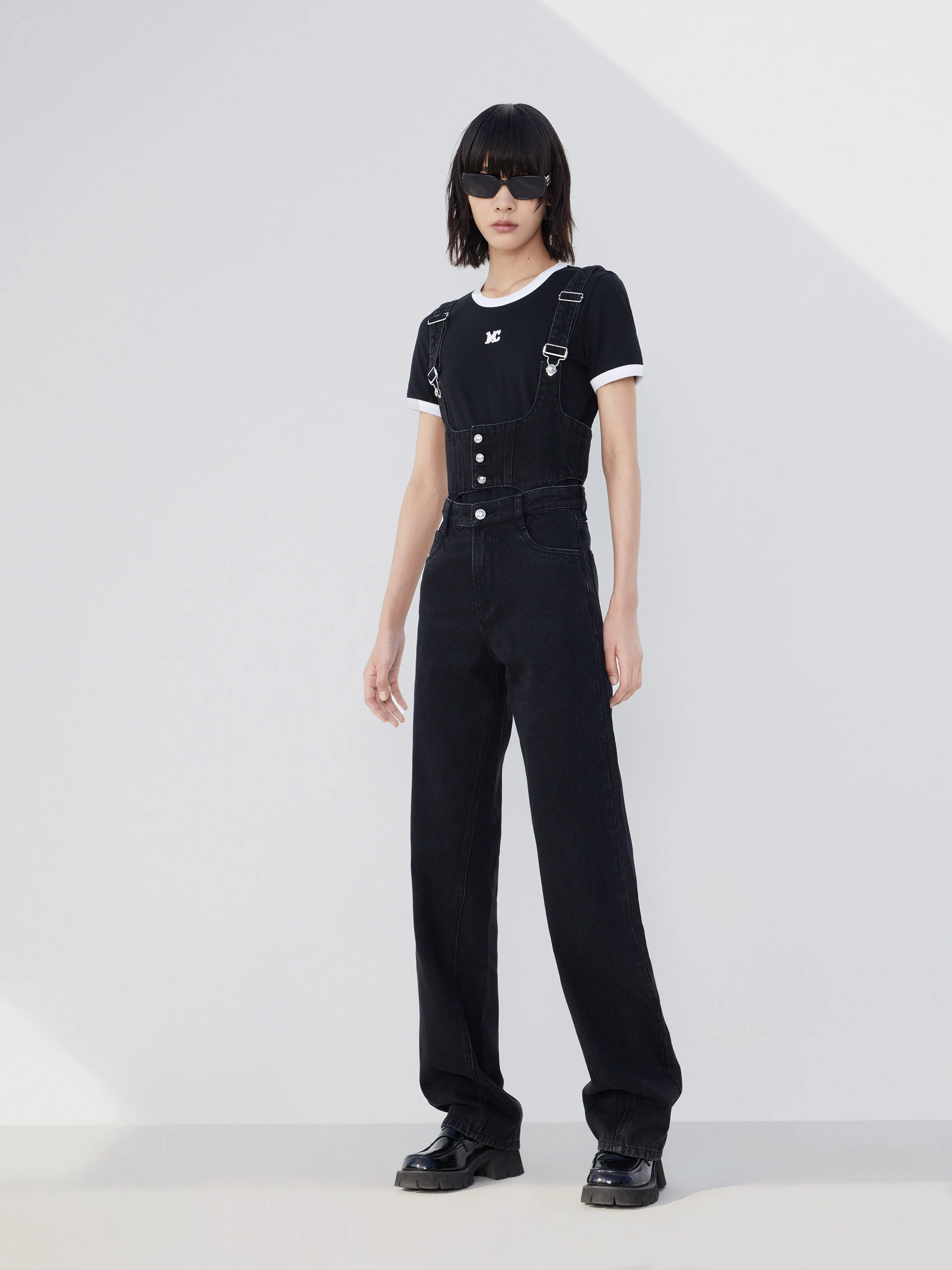 Contrast Round Neck T-shirt - Image 15