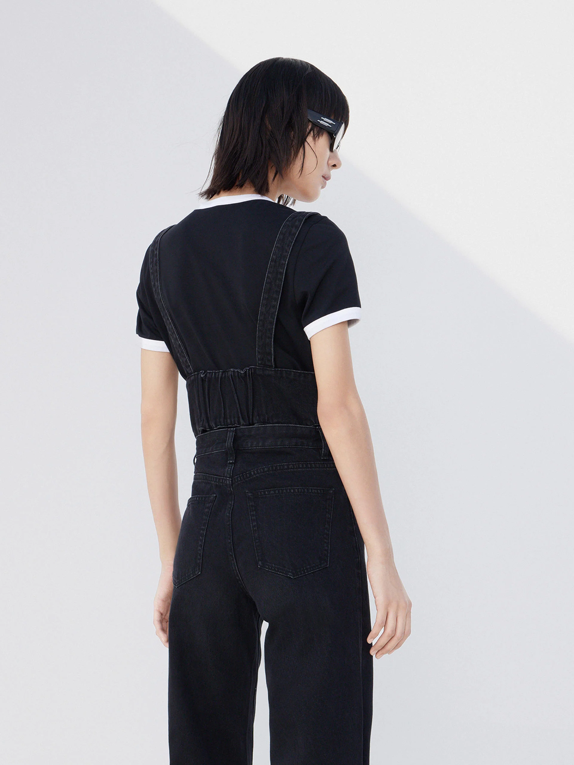 Contrast Round Neck T-shirt - Image 16