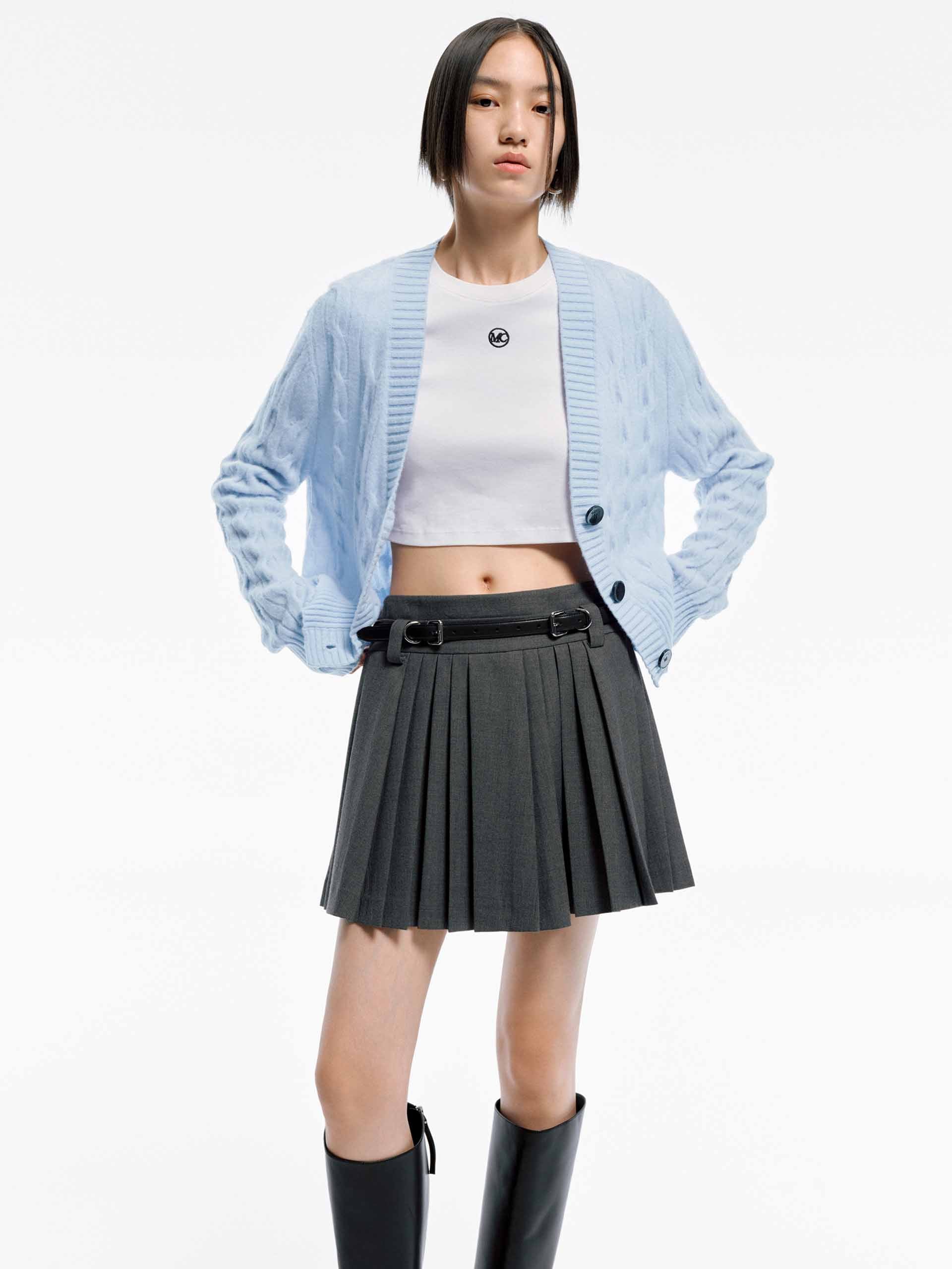 Cropped Cable Knit Cardigan - Image 17