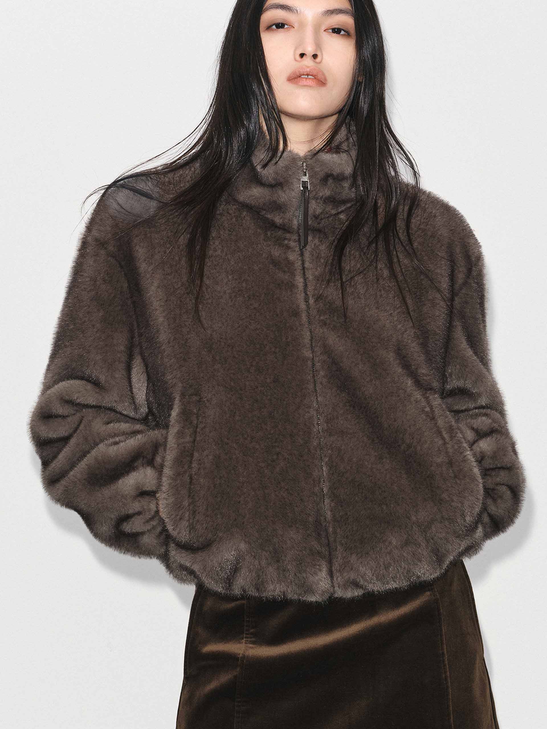 Cropped Fit Faux Fur Coat - Image 14