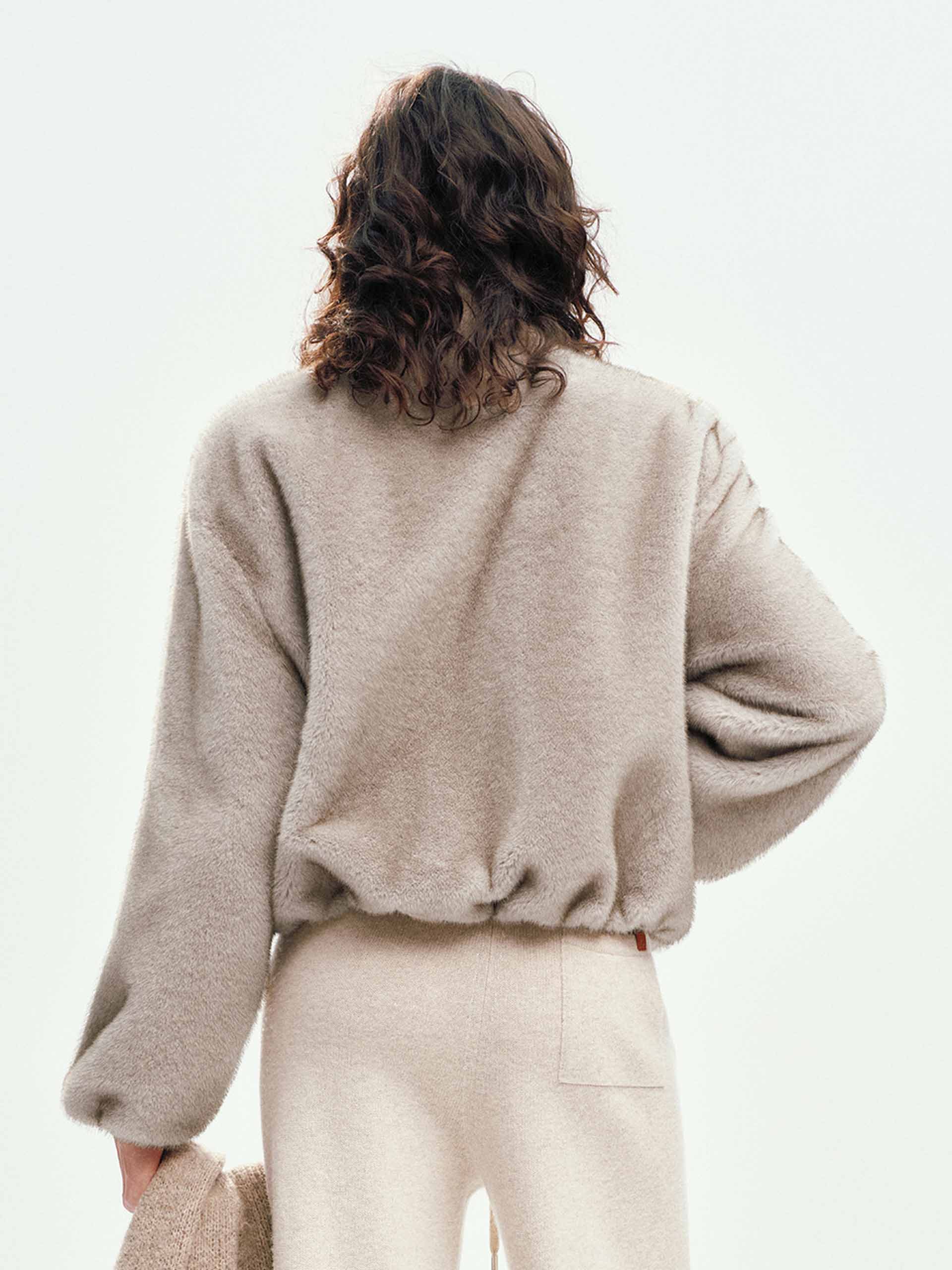 Cropped Fit Faux Fur Coat - Image 6
