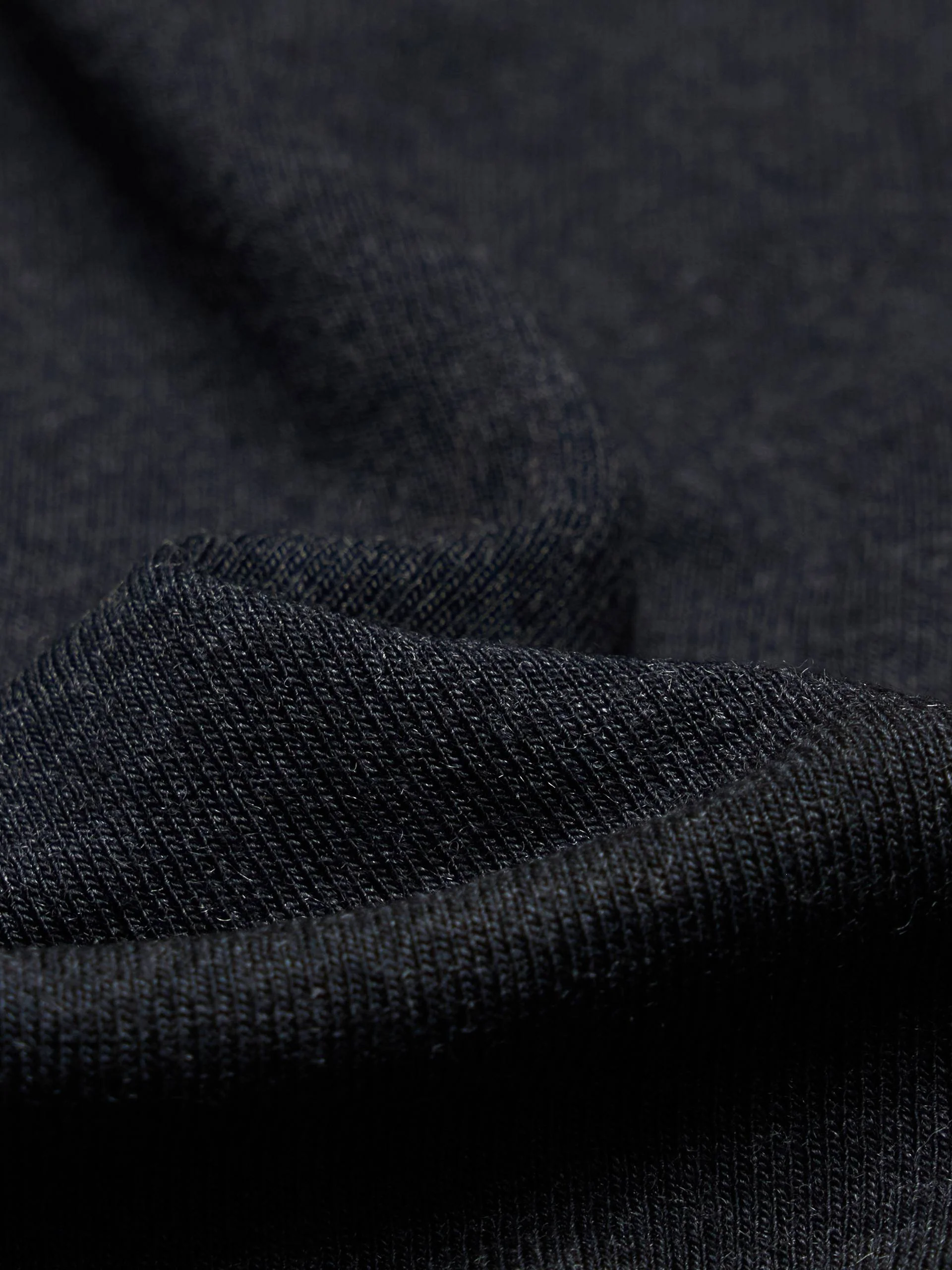 Cropped Pleated T-shirt - Image 12
