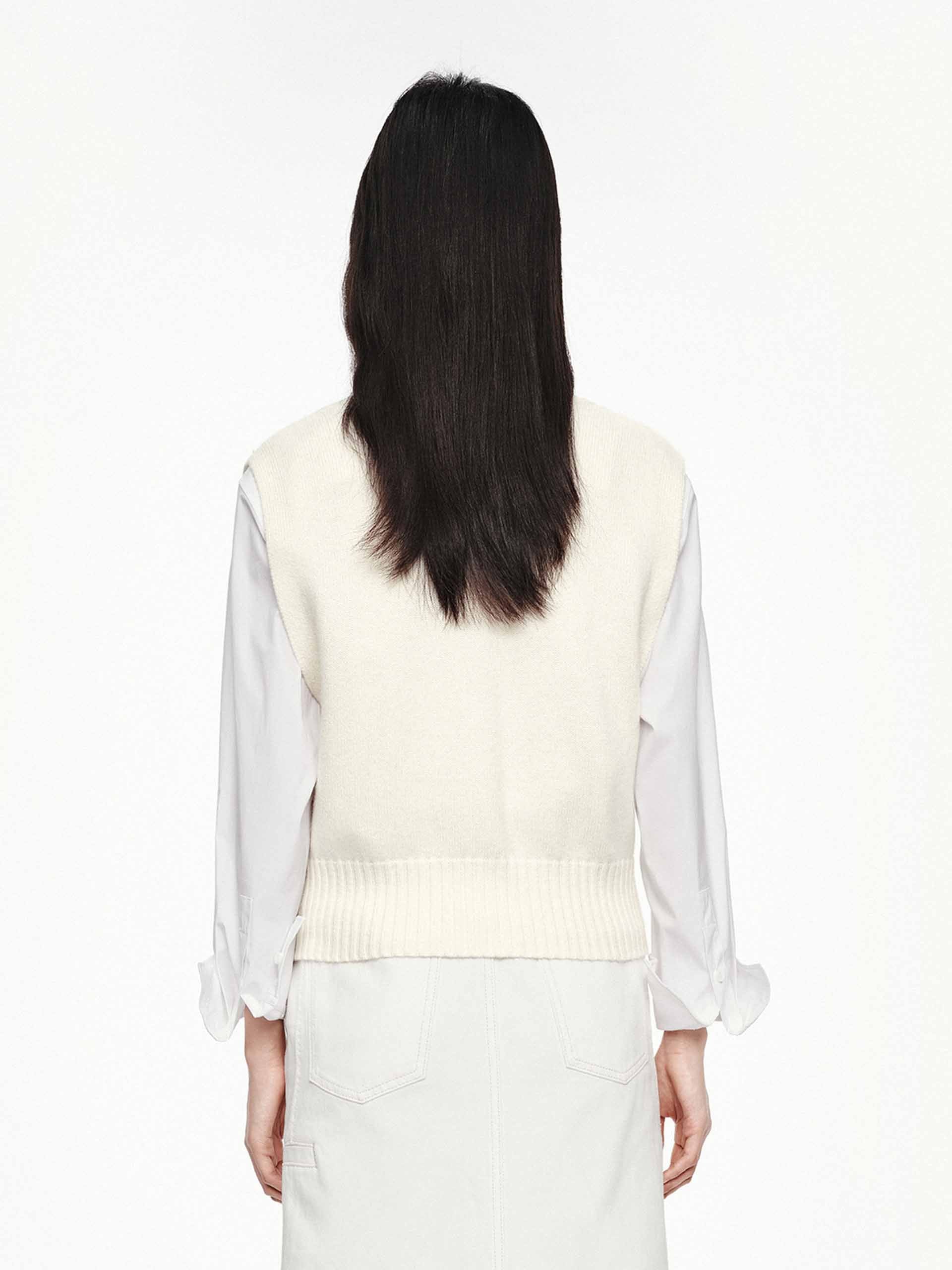 Deep V-neck Knit Vest - Image 14