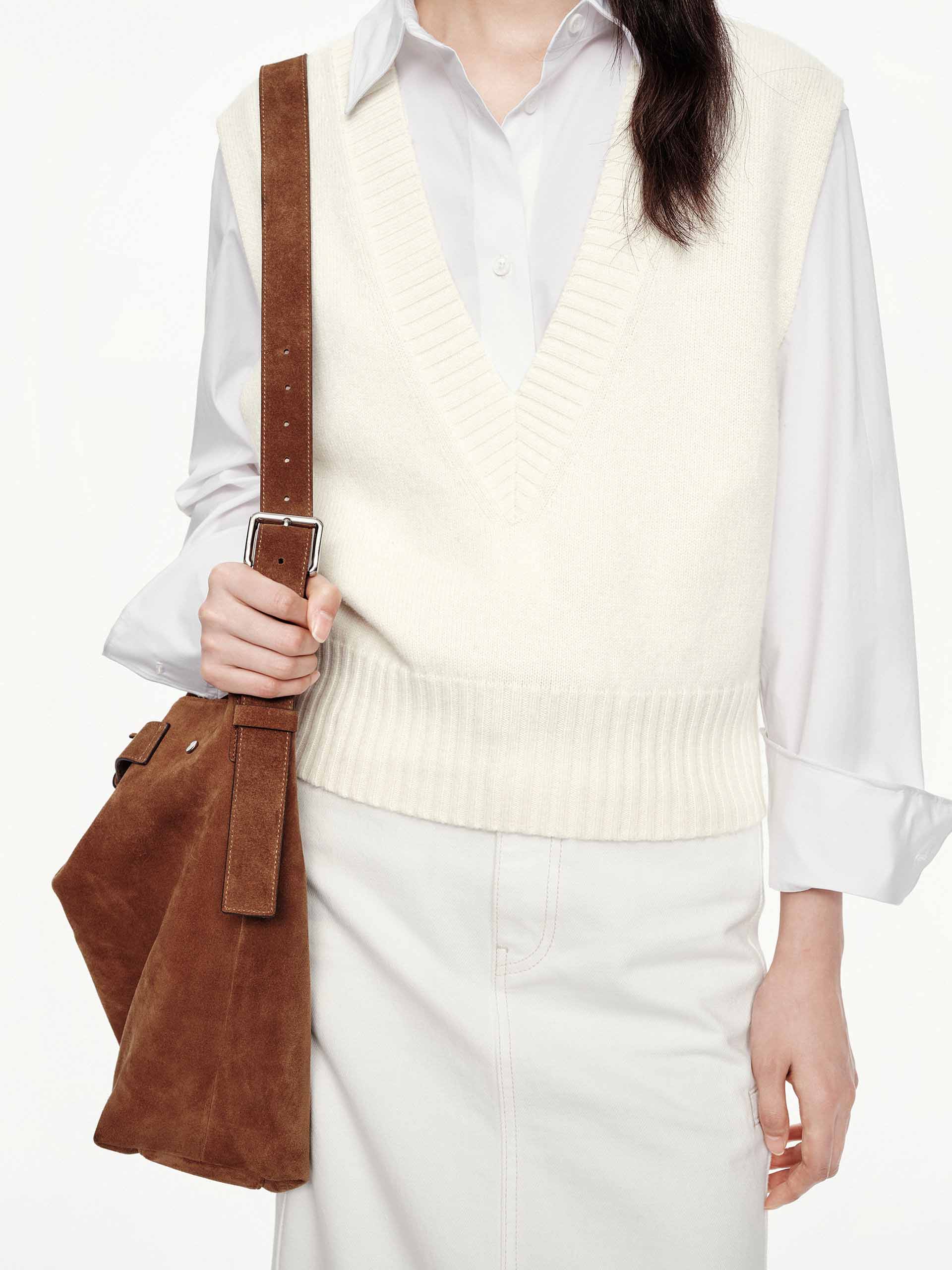 Deep V-neck Knit Vest - Image 16