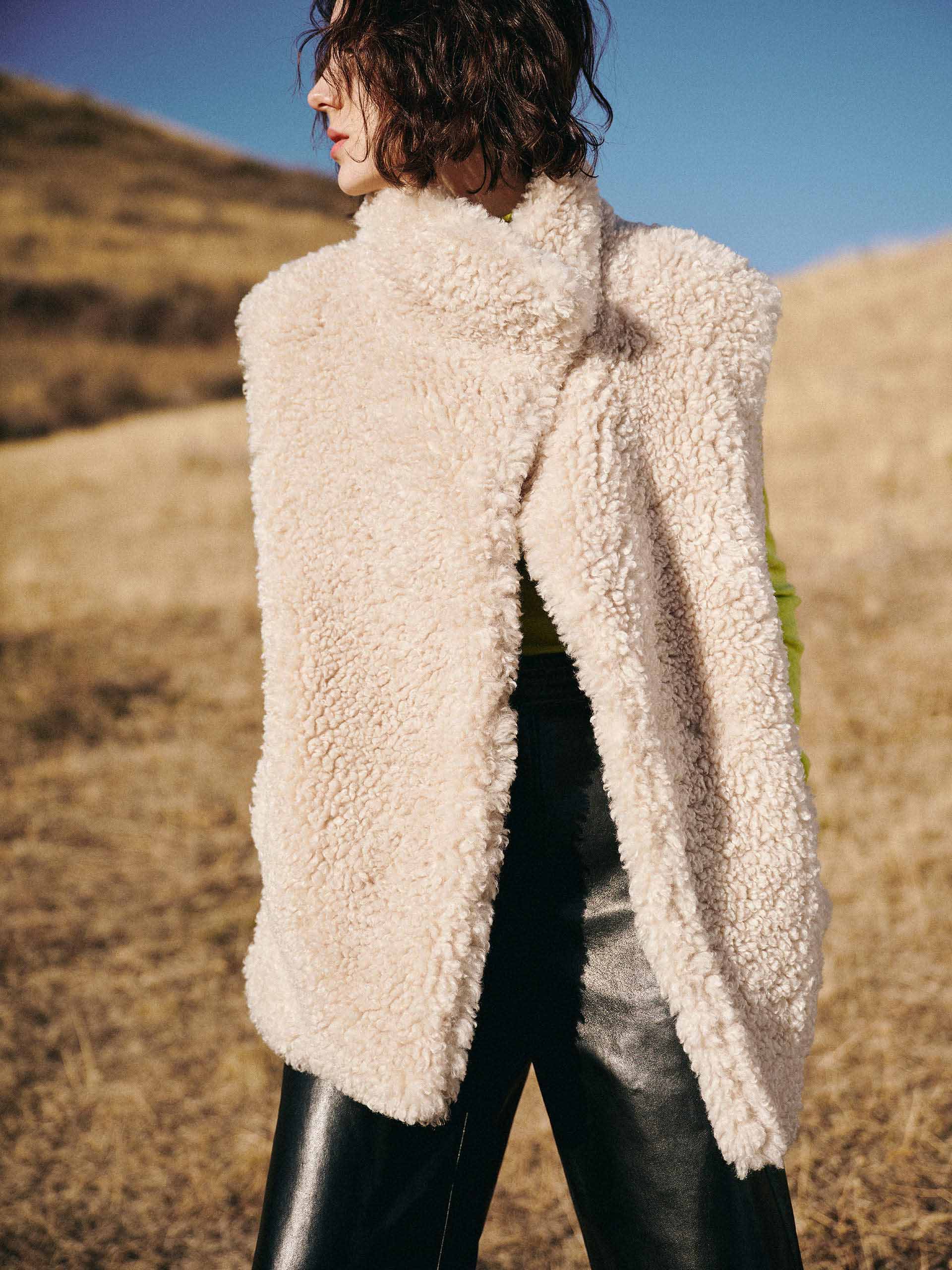 Faux Shearling Turtleneck Waistcoat - Image 3