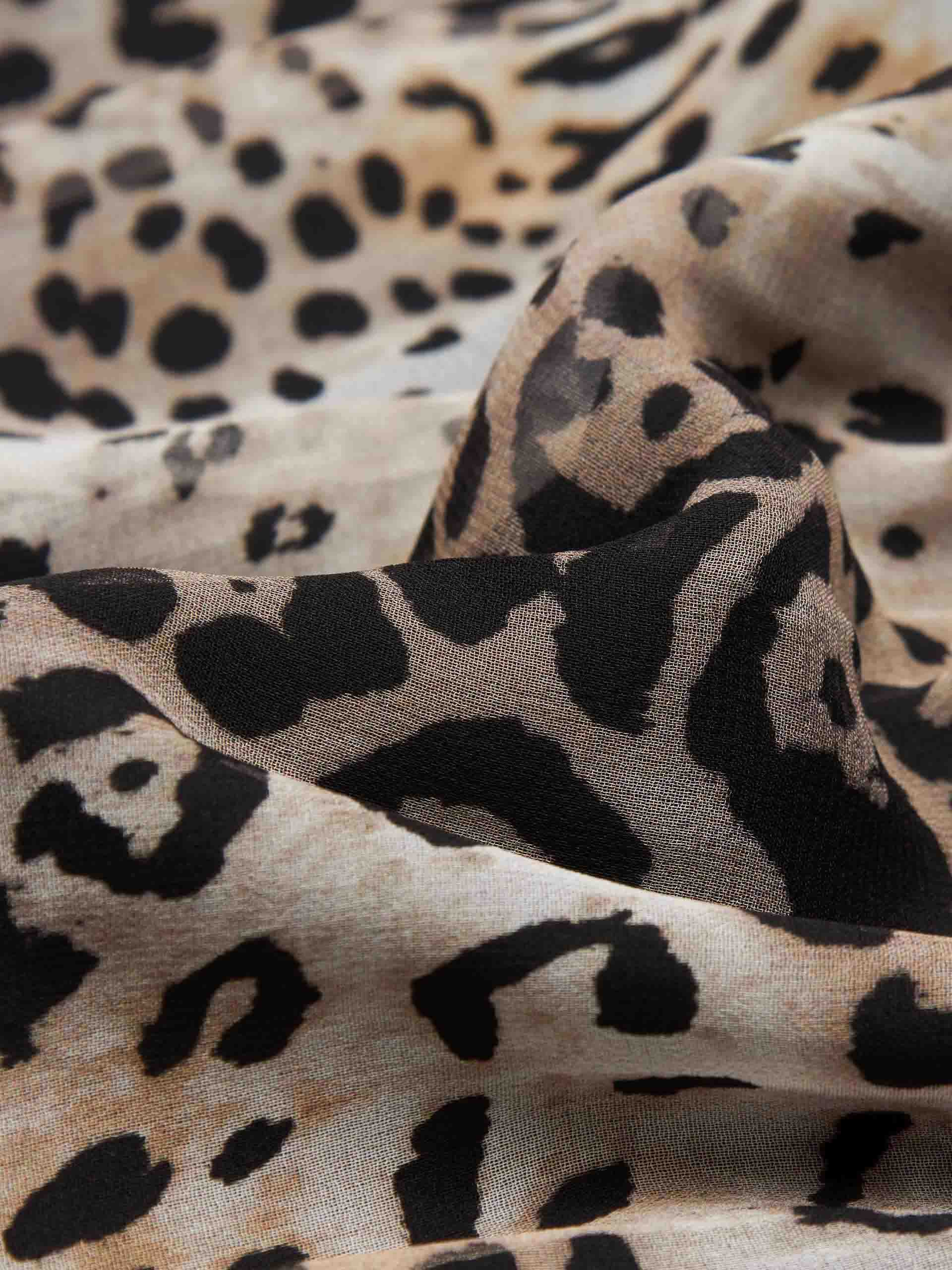Flowy Leopard Print Skirt - Image 4