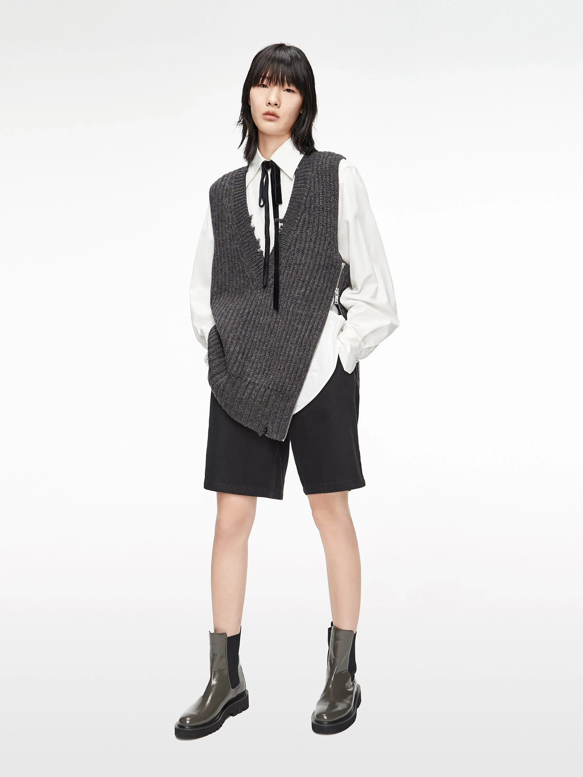 Frayed V-Neck Wool Knit Vest - Image 2