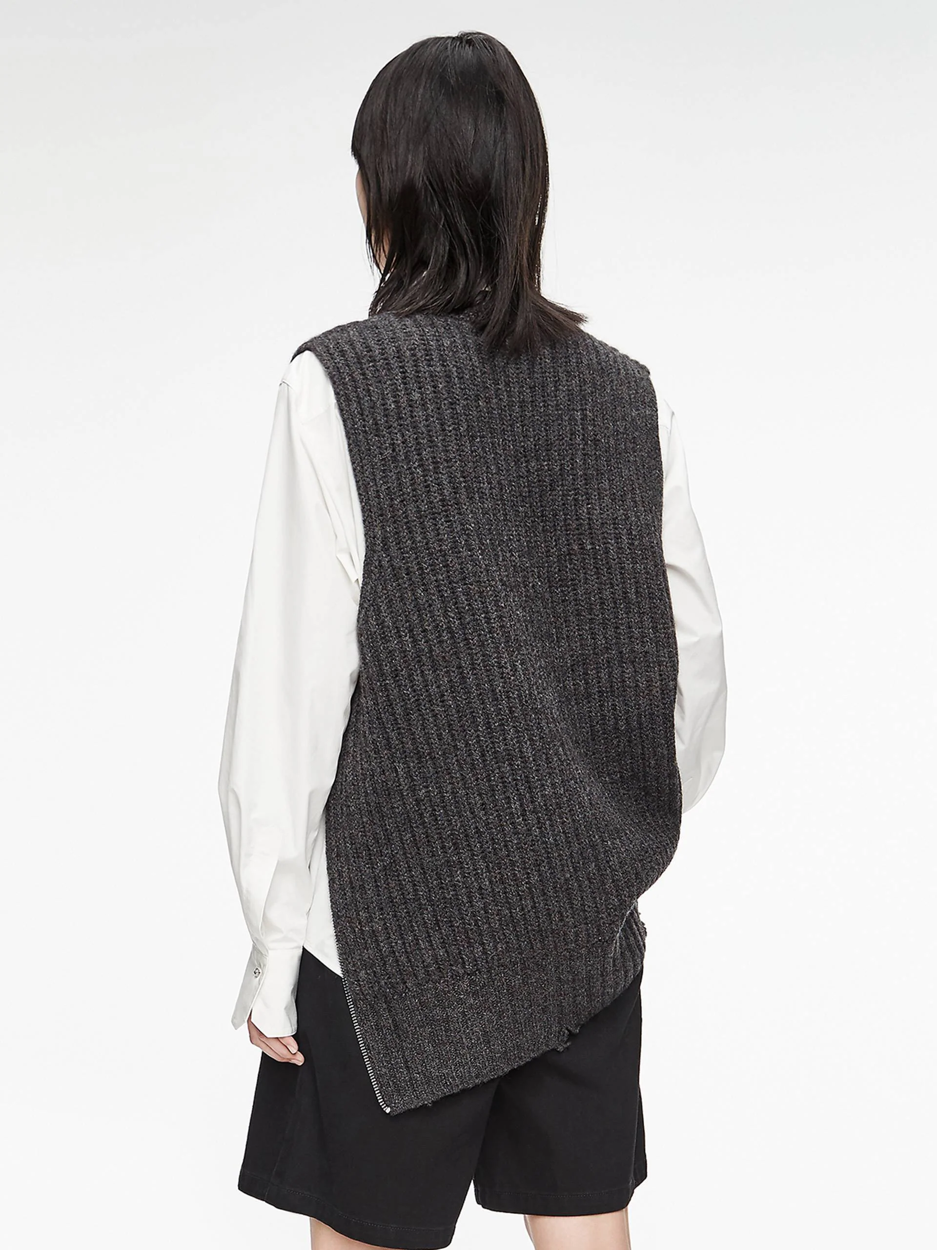 Frayed V-Neck Wool Knit Vest - Image 5