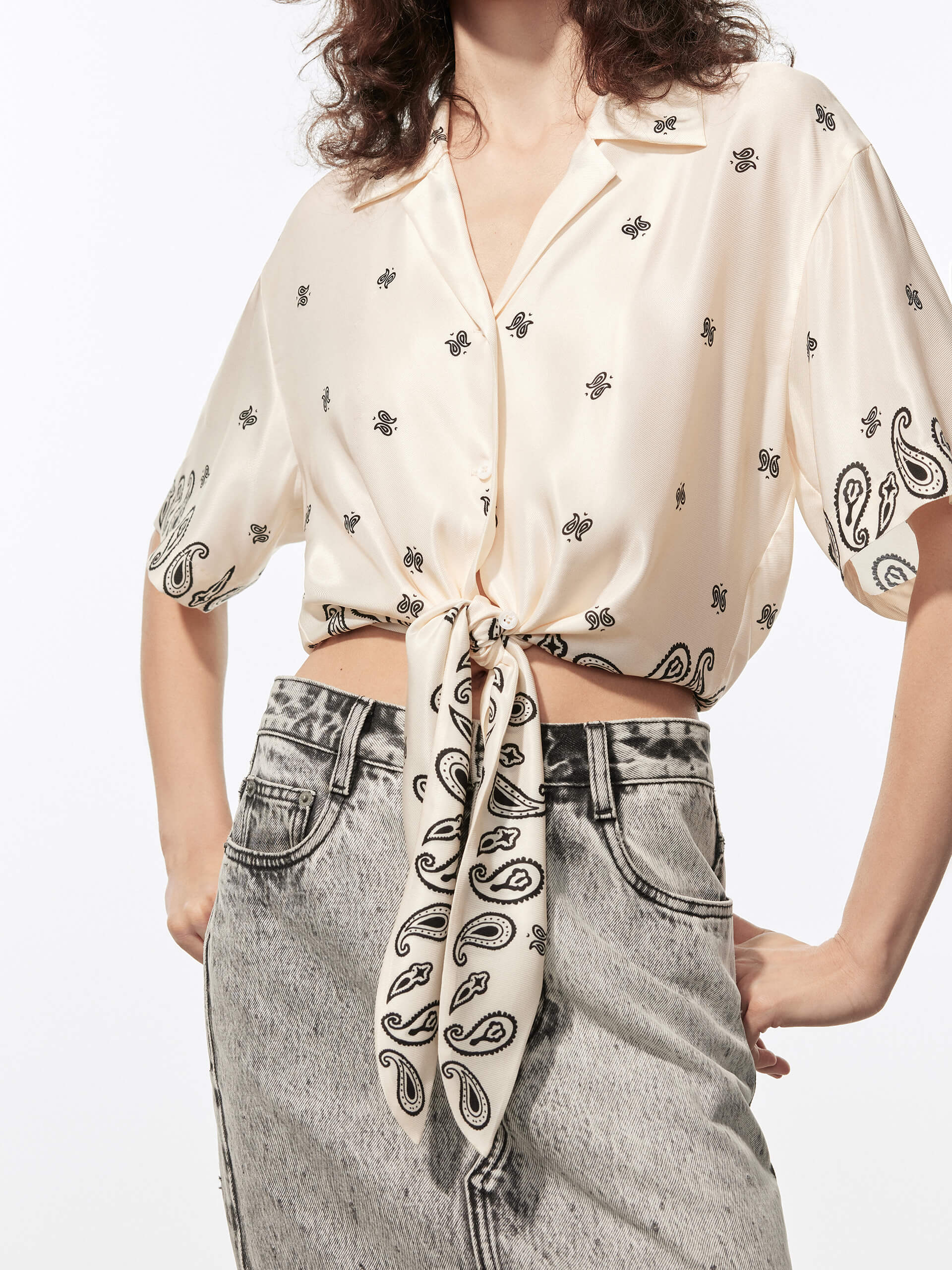 Front Tie Cropped Top - Image 3