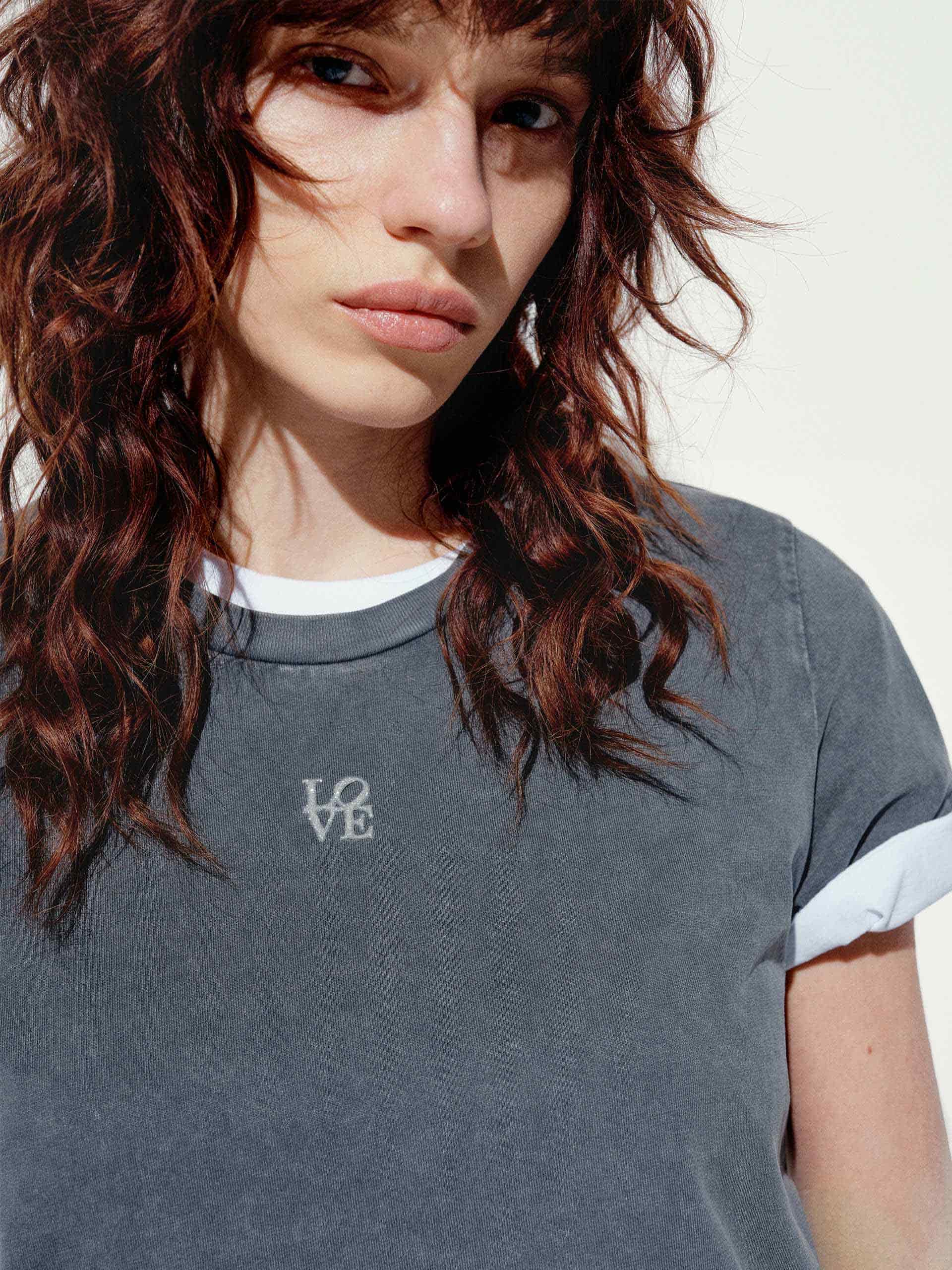 LOVE Print Round Neck T-shirt - Image 7