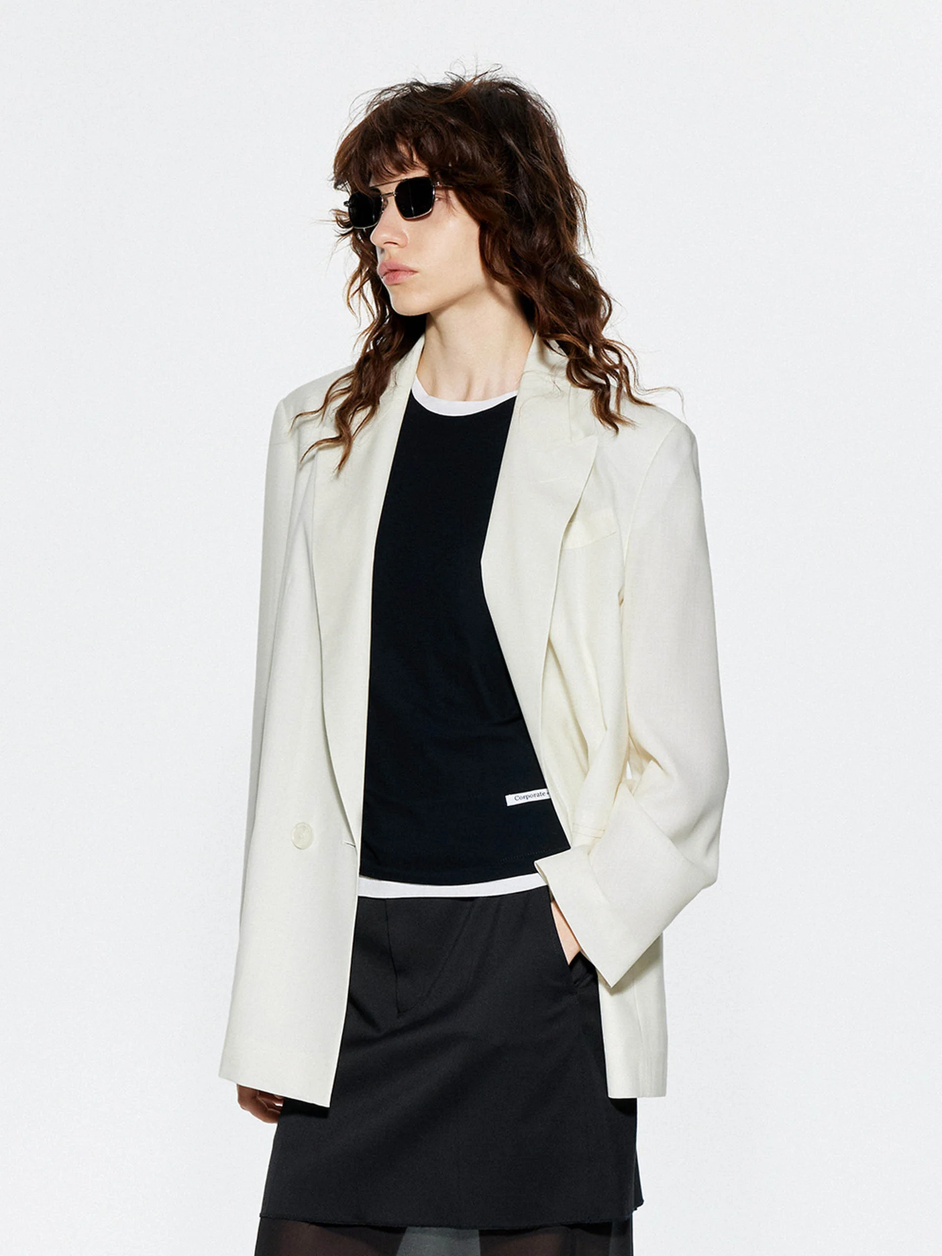 Peak Lapel Structured Blazer - Image 3