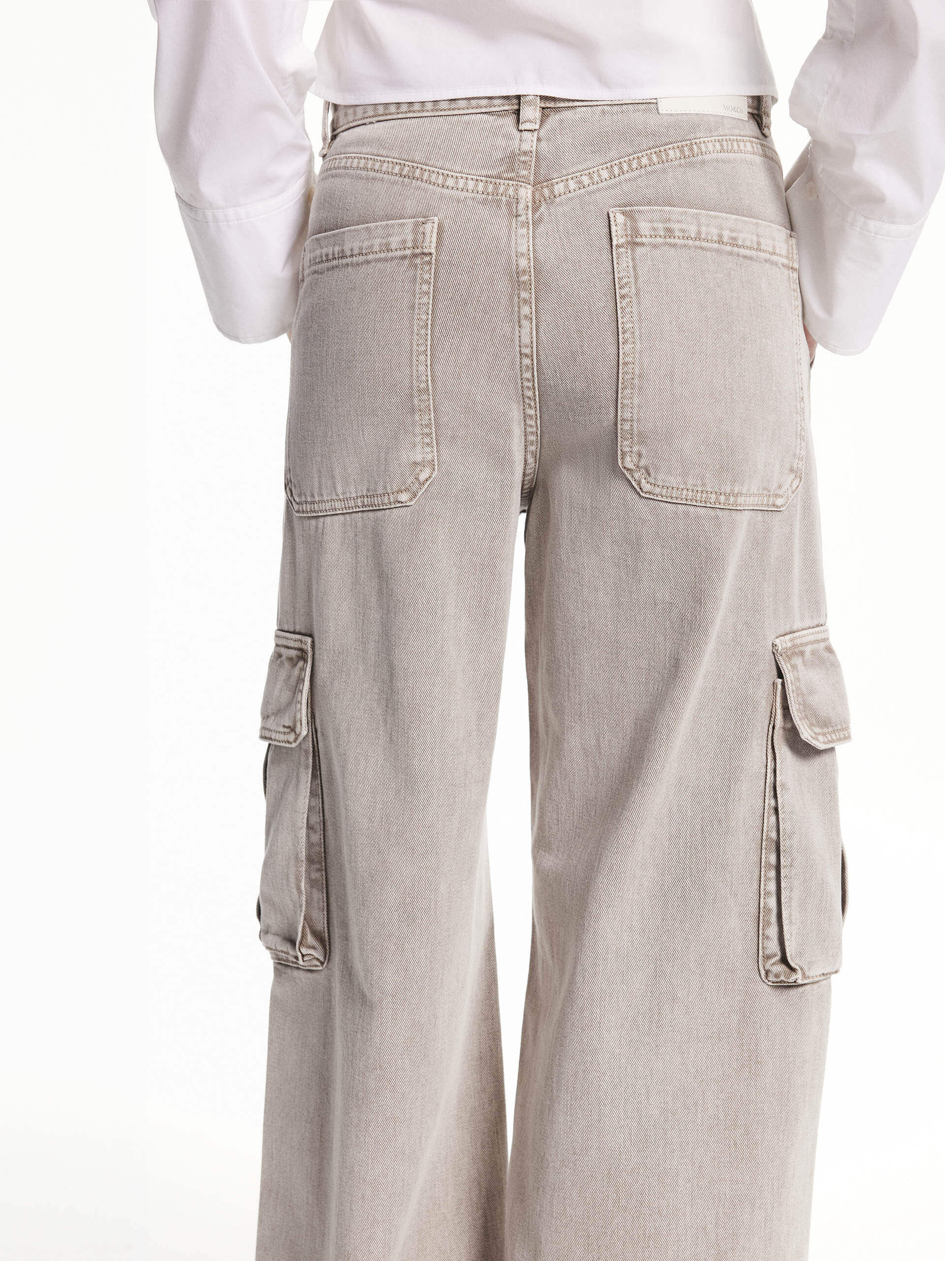 Relaxed Fit Cargo Jeans - Image 7