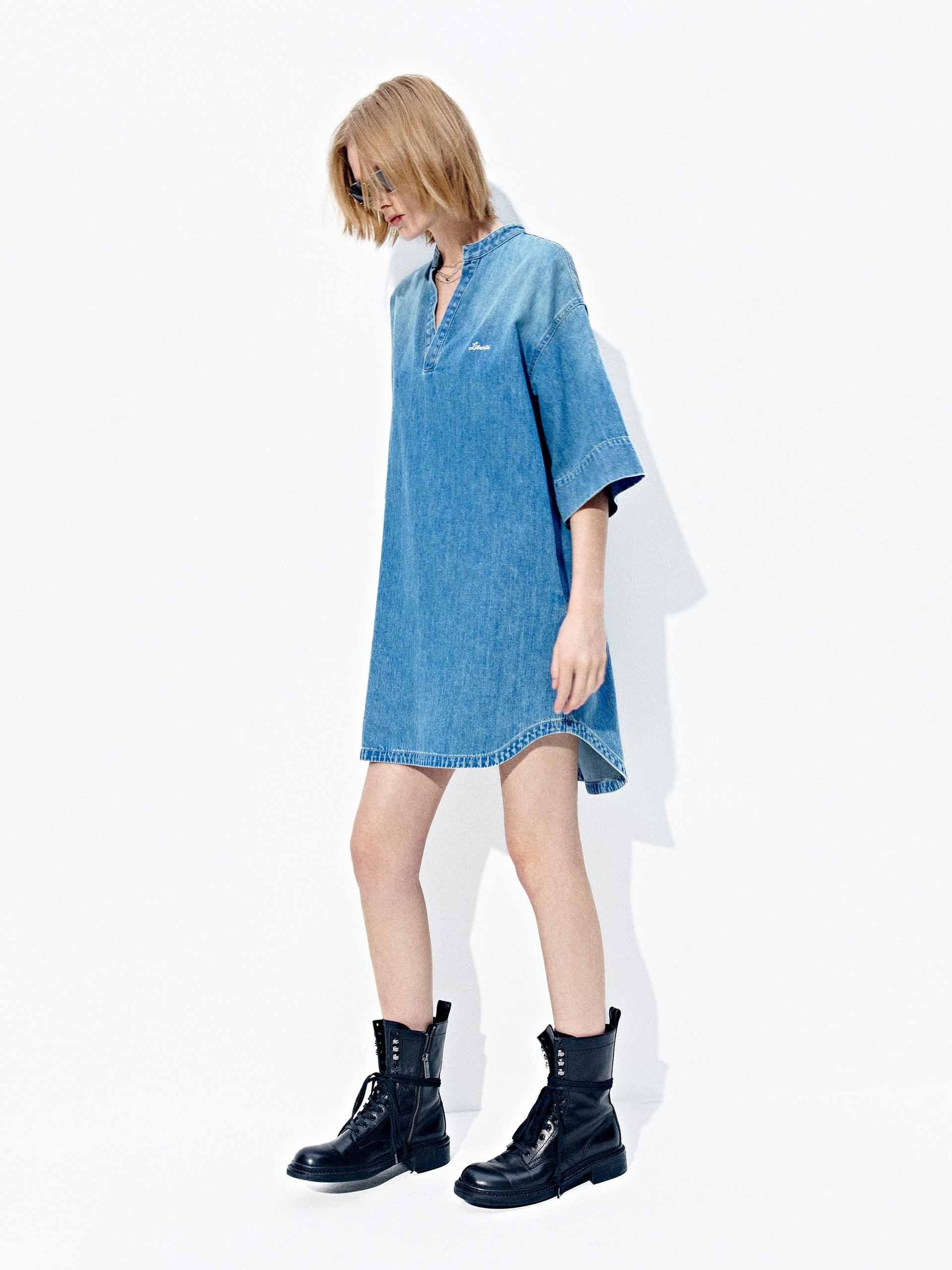 Relaxed V-neck Denim Dress - Image 6