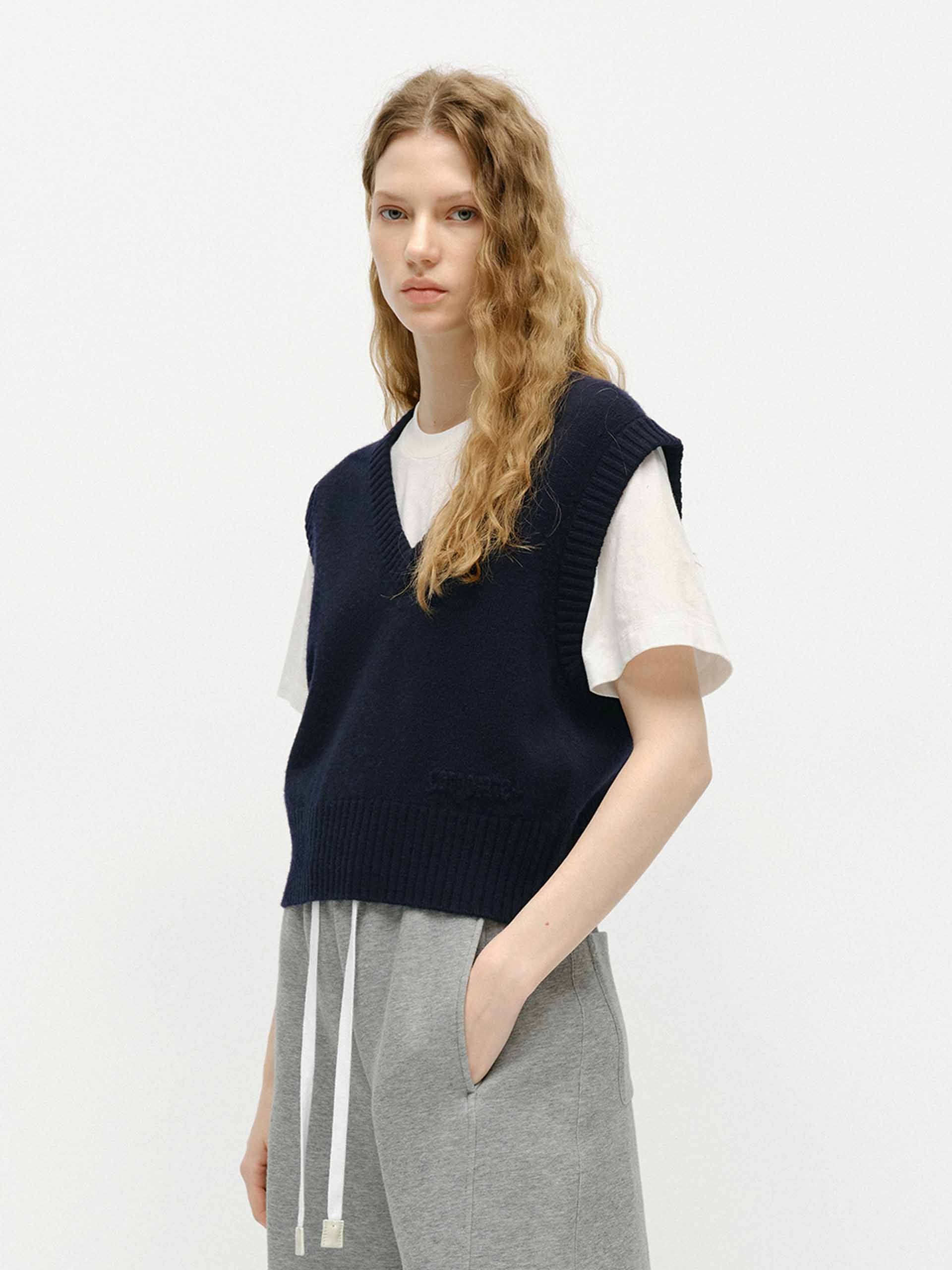 Ribbed Trim Knit Vest - Image 14