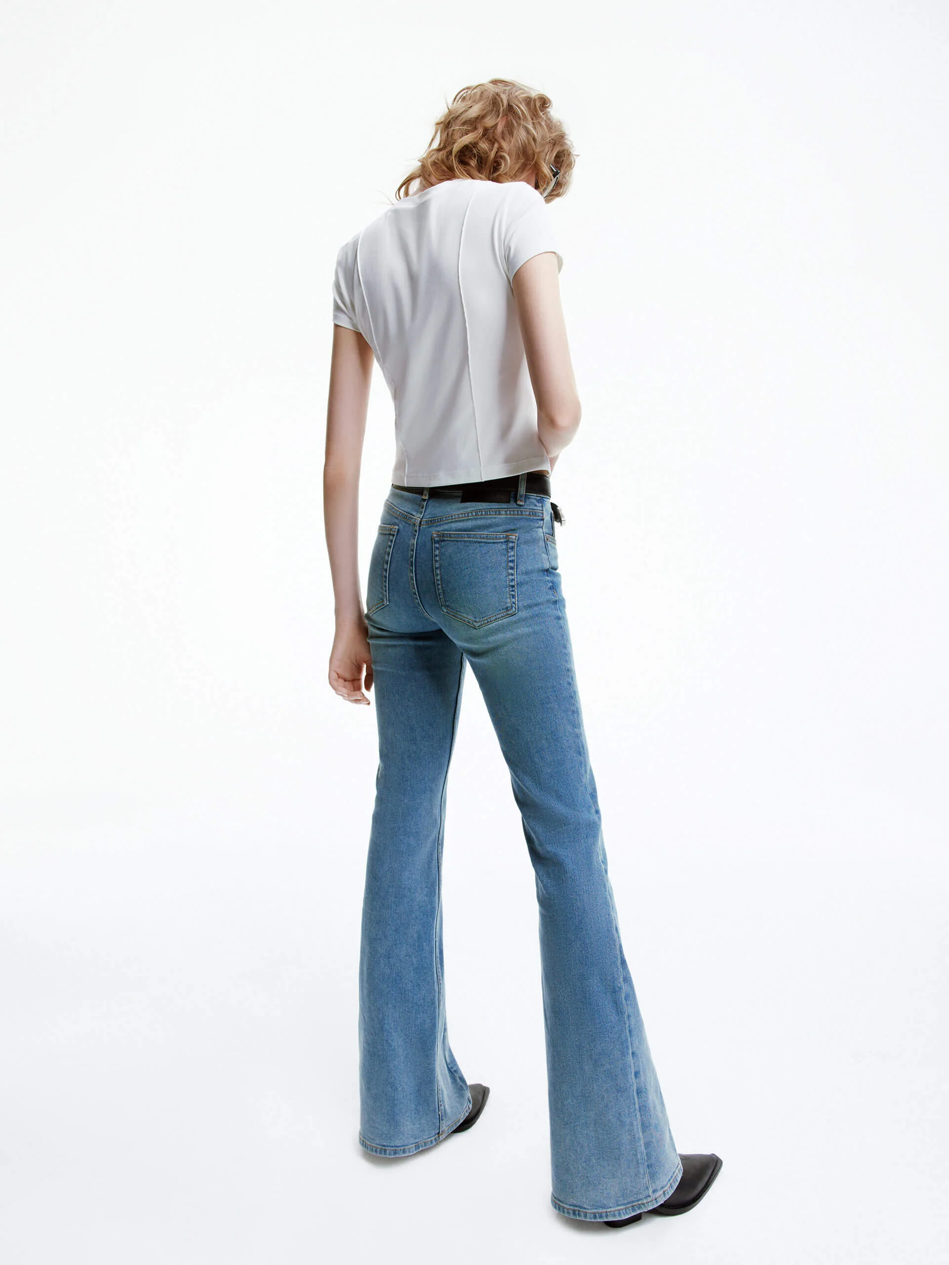 Seams Detail Cropped T-shirt - Image 15