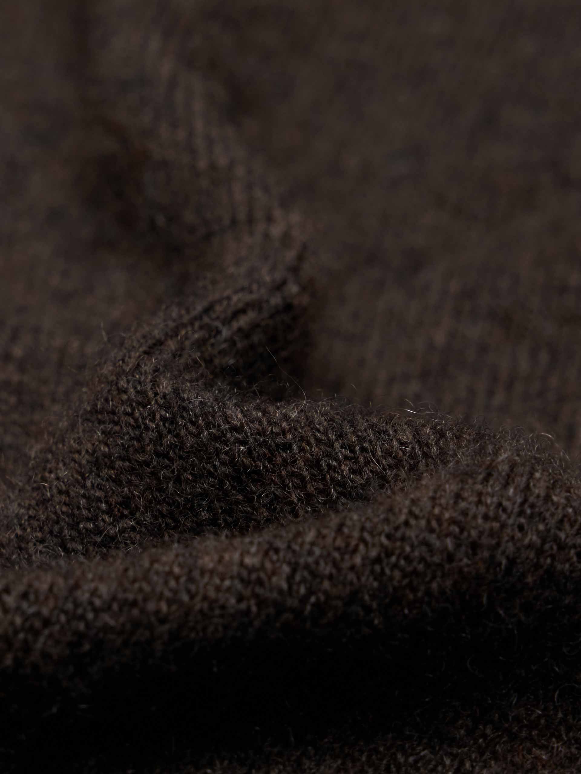 Short Sleeves V-neck Sweater - Image 4