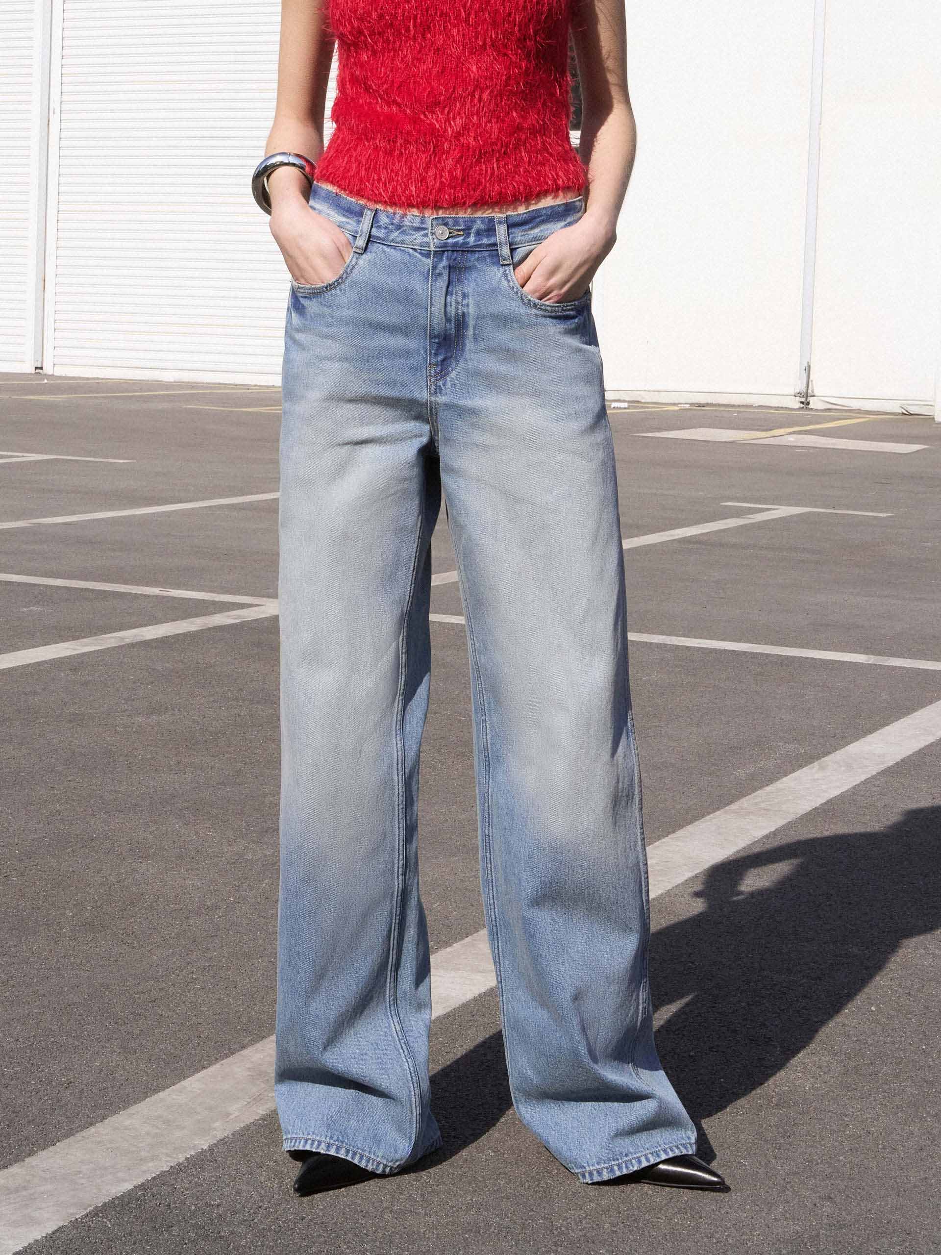 Side Cutout Straight Jeans