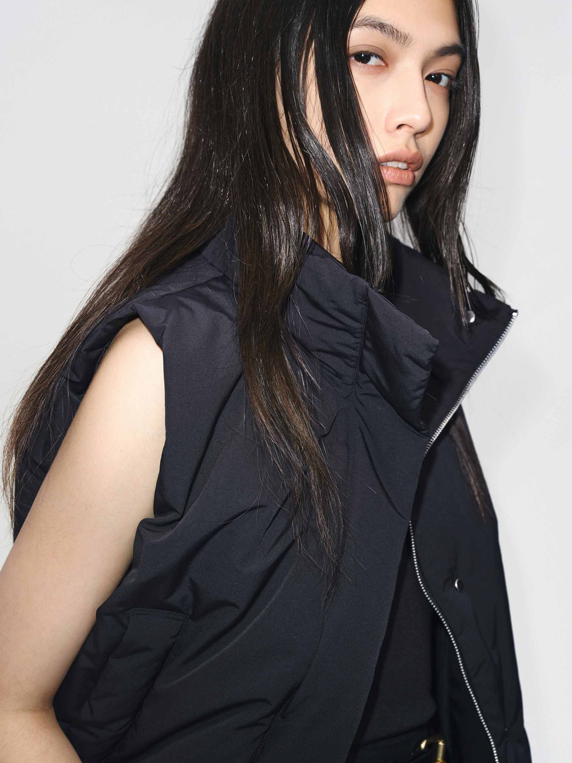 Sleeveless Cropped Down Jacket - Image 14