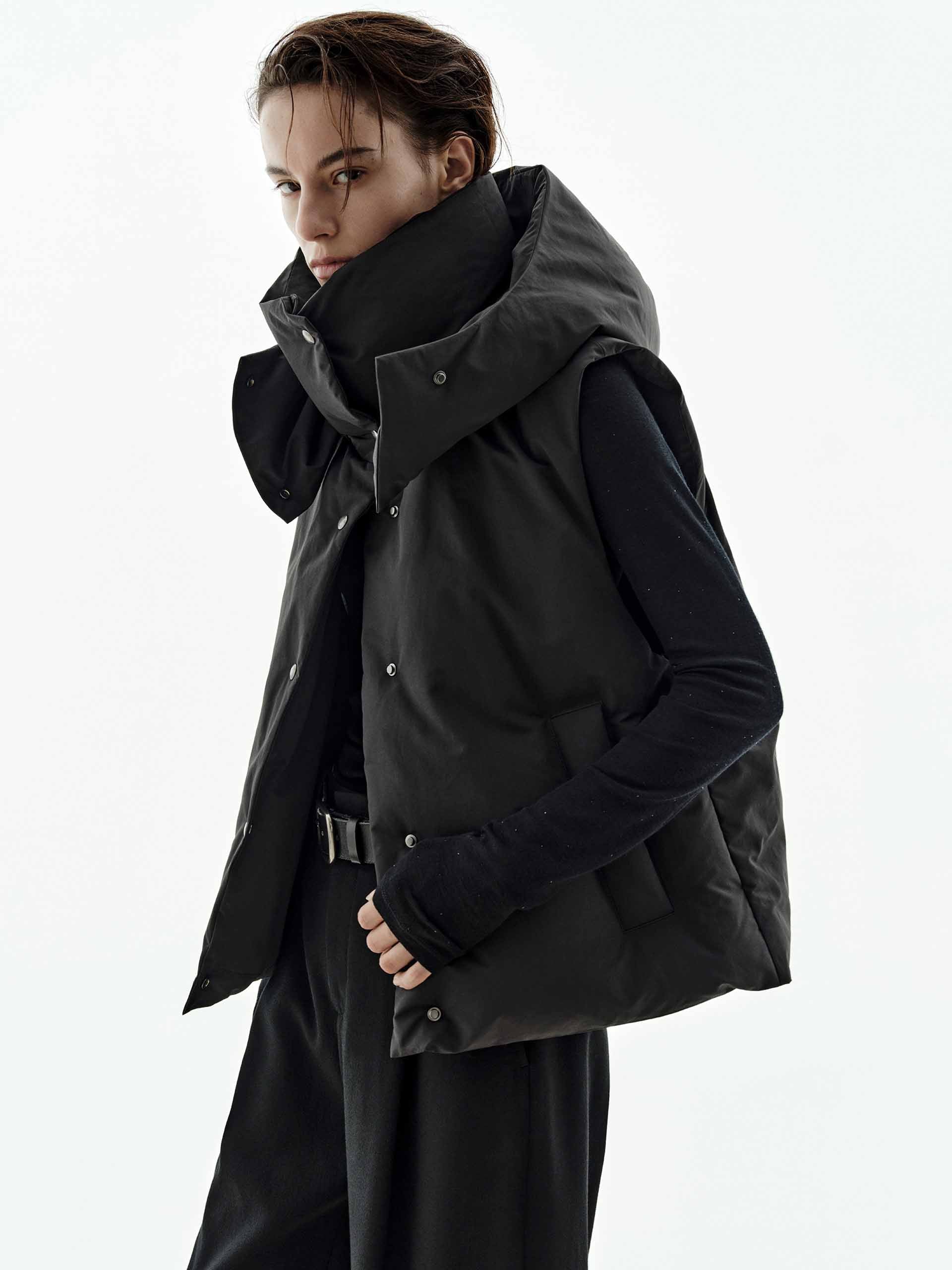 Sleeveless Hooded Down Jacket - Image 11