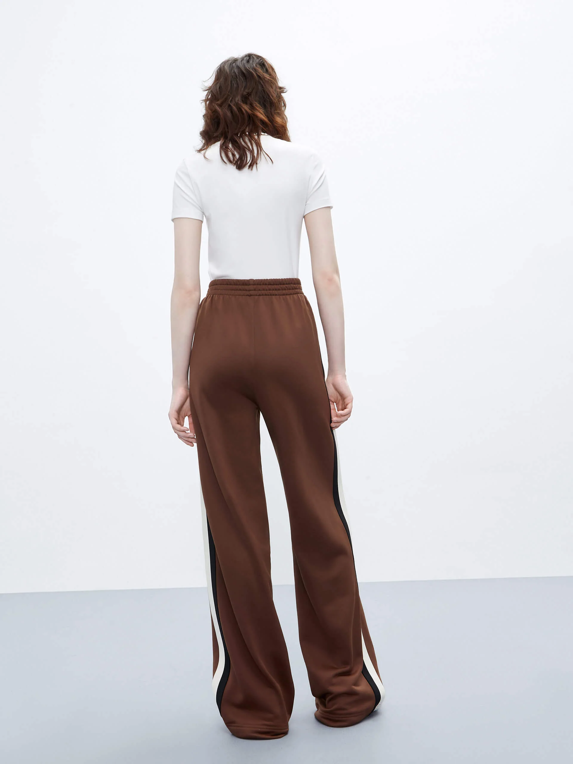 The Clean Cut T-shirt - Image 37