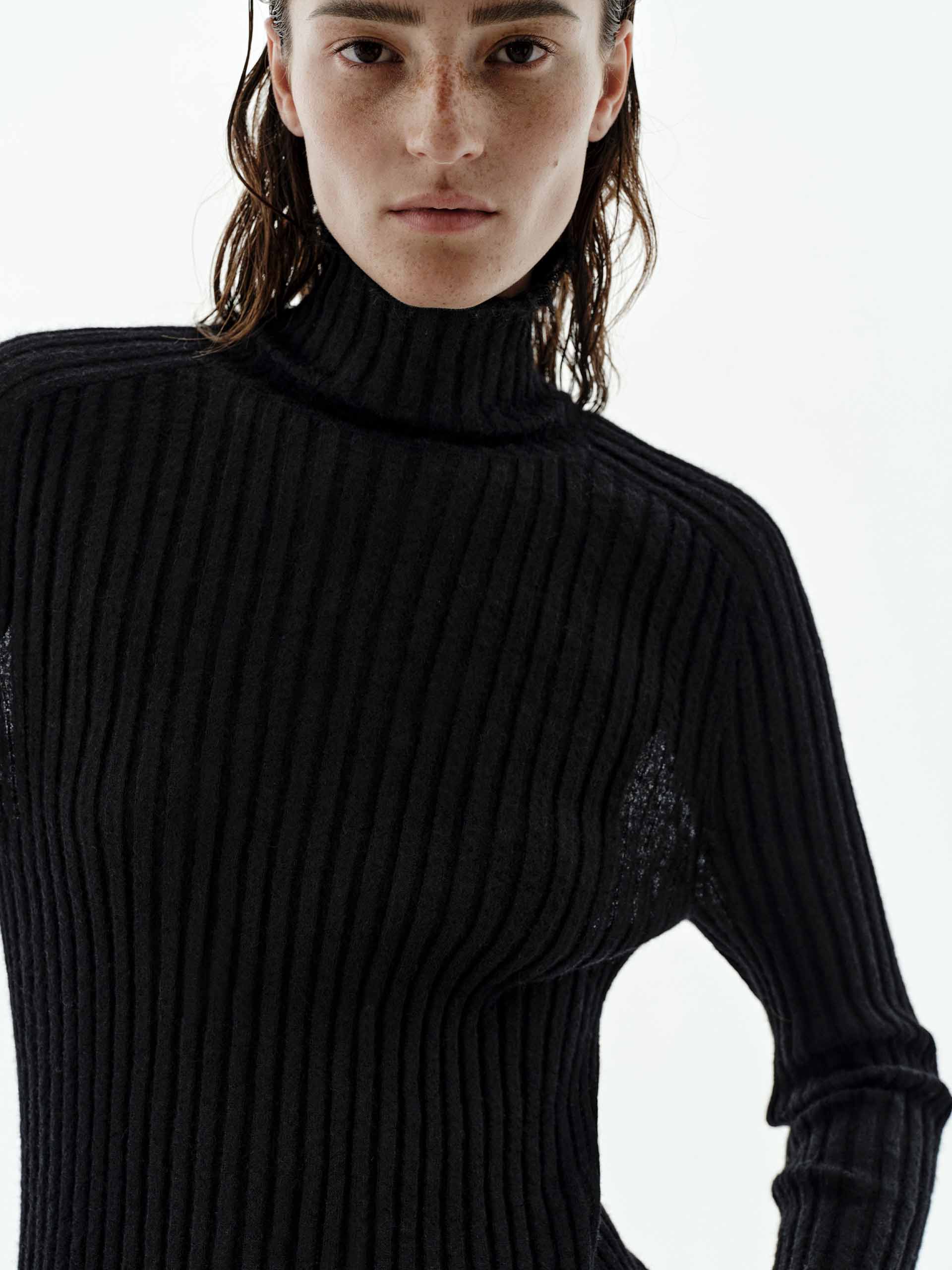 Turtleneck Raw Hem Sweater - Image 13