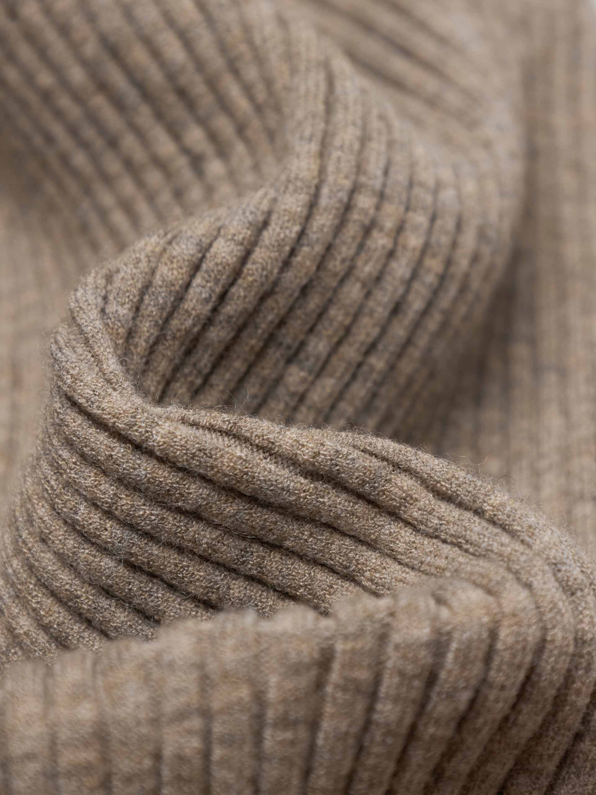 Two-Way Zip Sleeveless Cardigan - Image 4