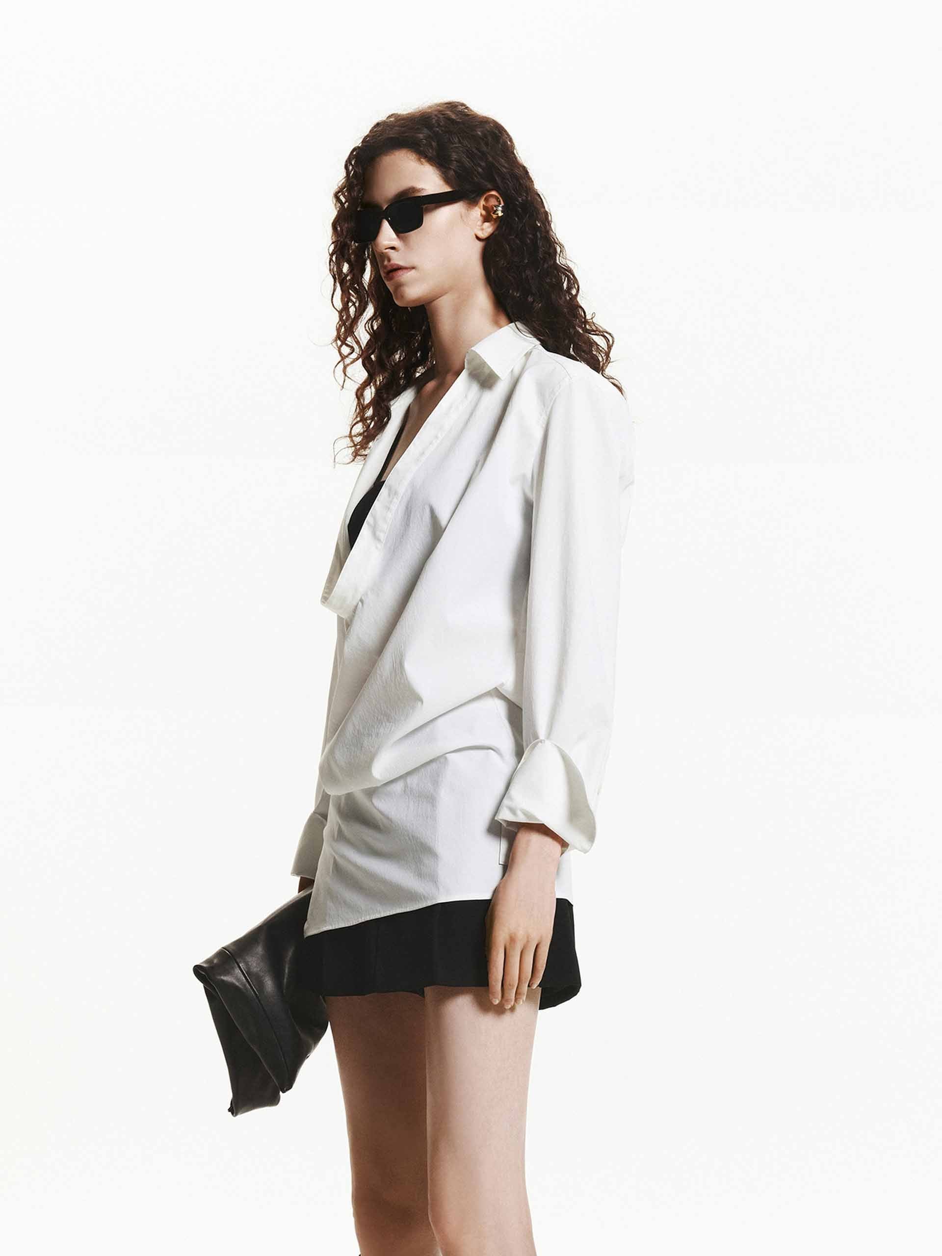 U-neck Loose Shirt with Bra - Image 3