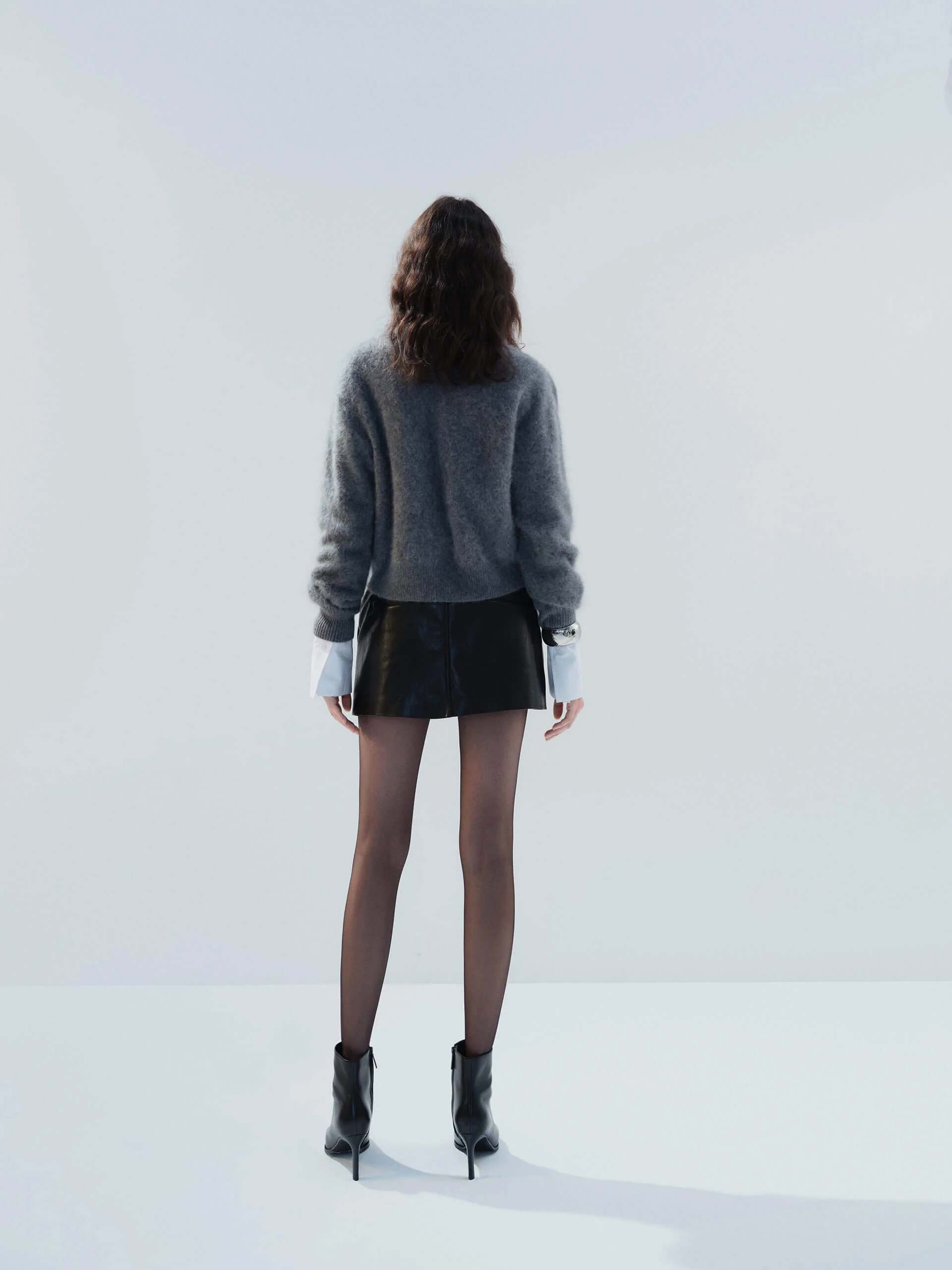 V-neck Cashmere Cardigan - Image 6