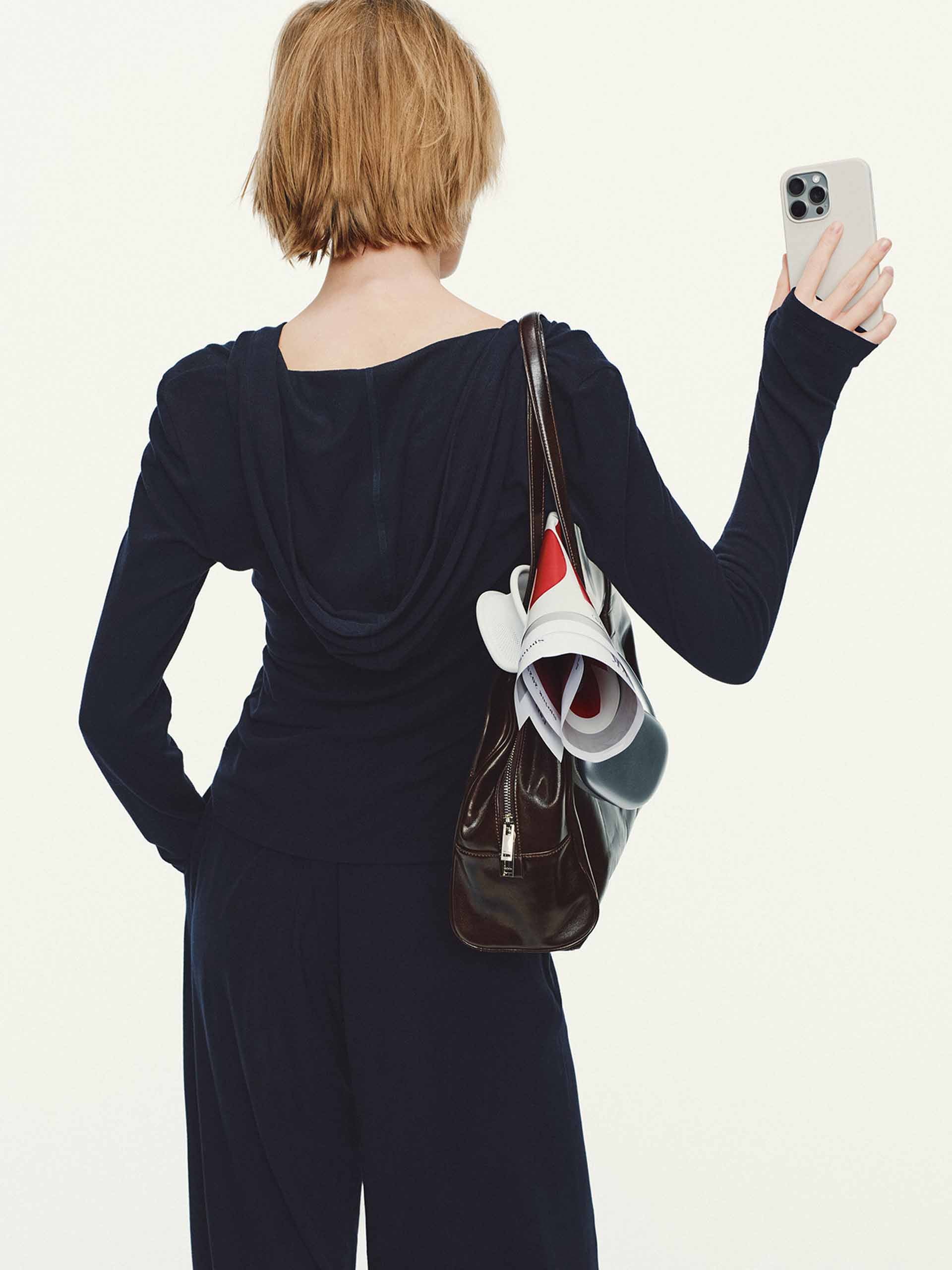 V-neck Hooded Fitted Blouse - Image 3