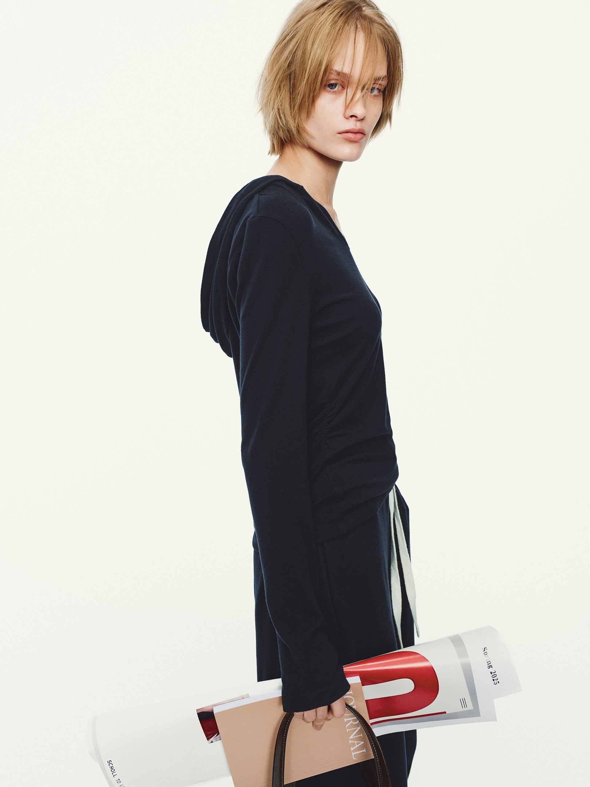 V-neck Hooded Fitted Blouse - Image 6