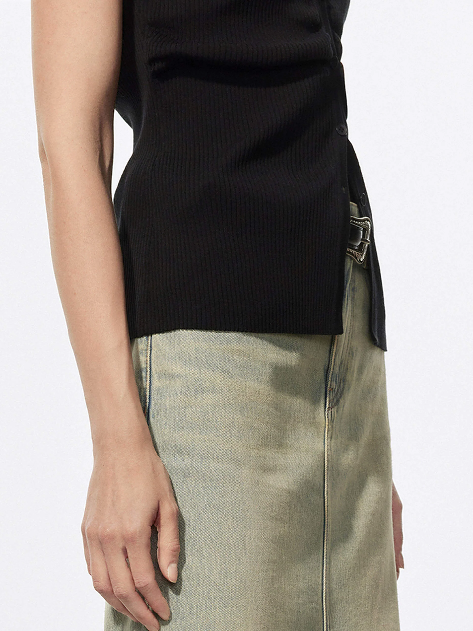 V-neck Ribbed Knit Tank - Image 16