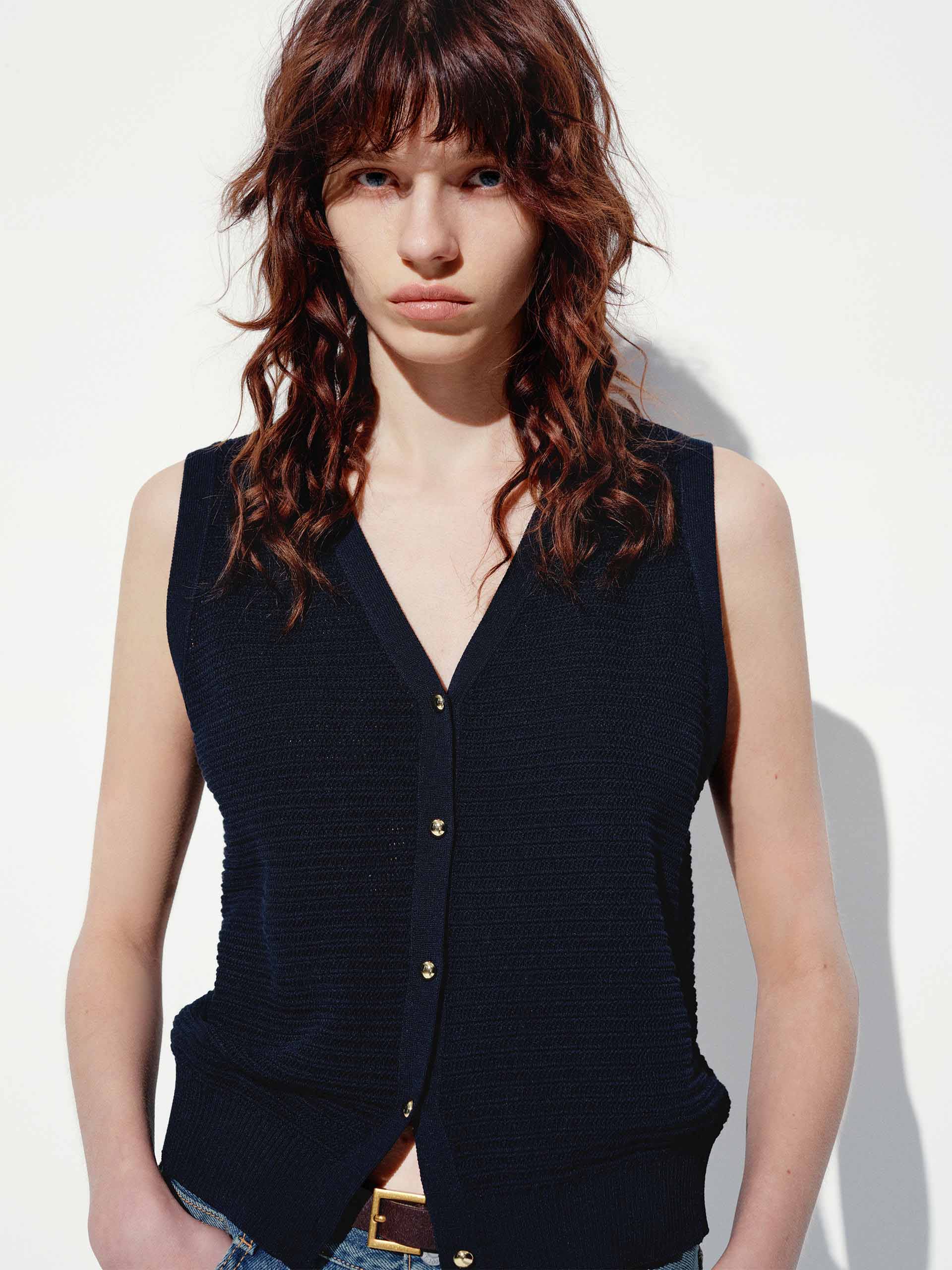 V-neck Sleeveless Knit Cardigan - Image 14