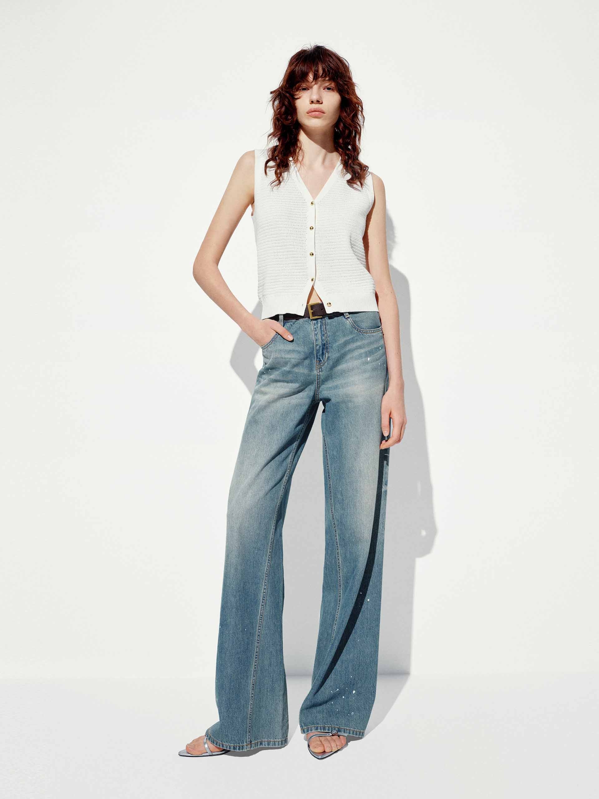 V-neck Sleeveless Knit Cardigan - Image 2