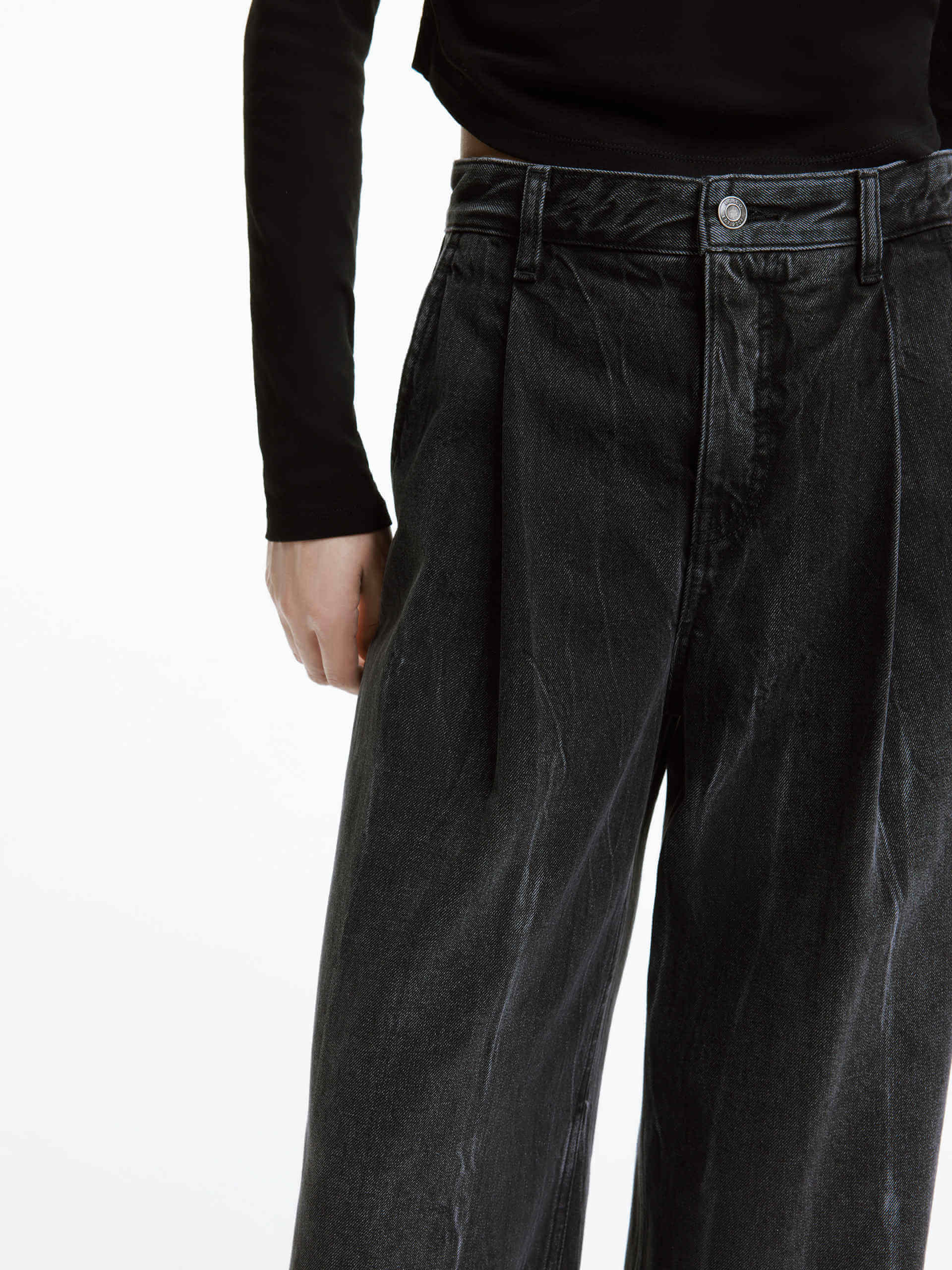 Wide Leg Pleated Jeans - Image 6